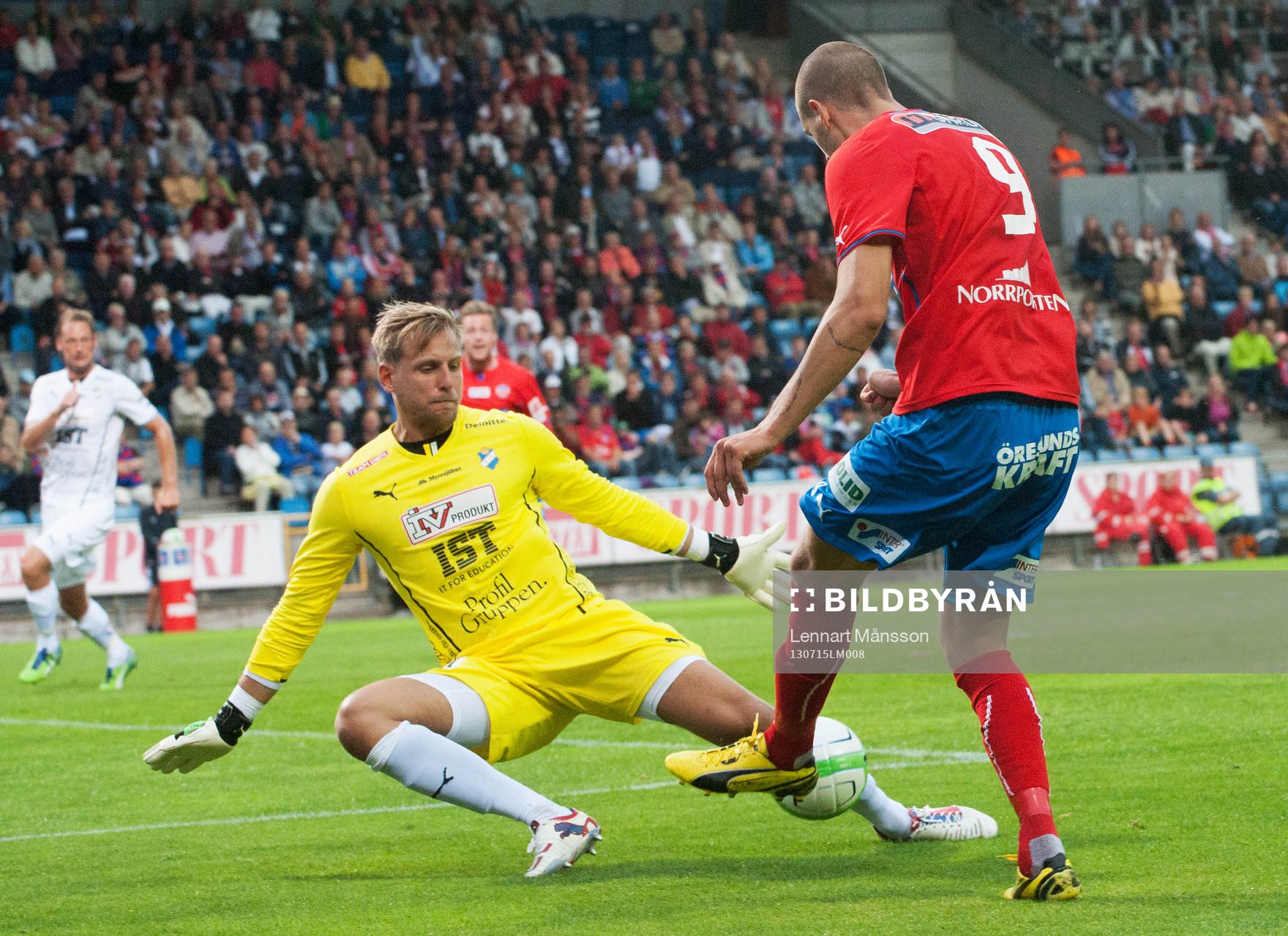 Robin Simovic, Helsingborg, friläge mot Alexander Nadj,