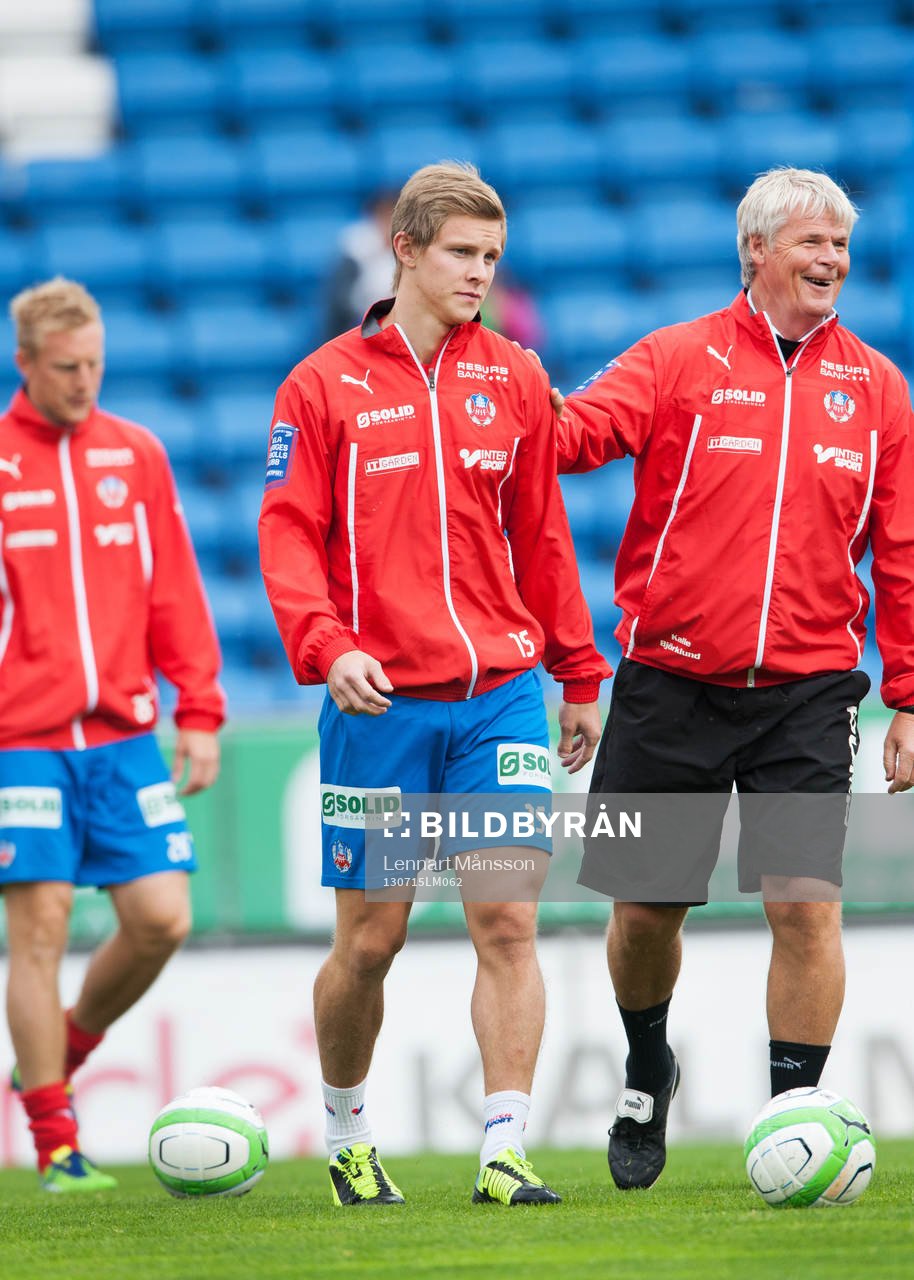 Emil Krafth, Helsingborg, peppas av Kalle Björklund  i