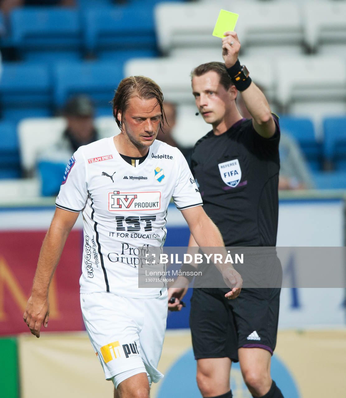 Varning, gult kort till Patrik Bojent, Öster,  i