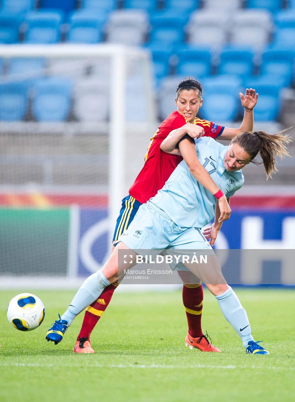 Franrkrikes Gaetane Thiney och Spaniens Jennifer Hermoso i