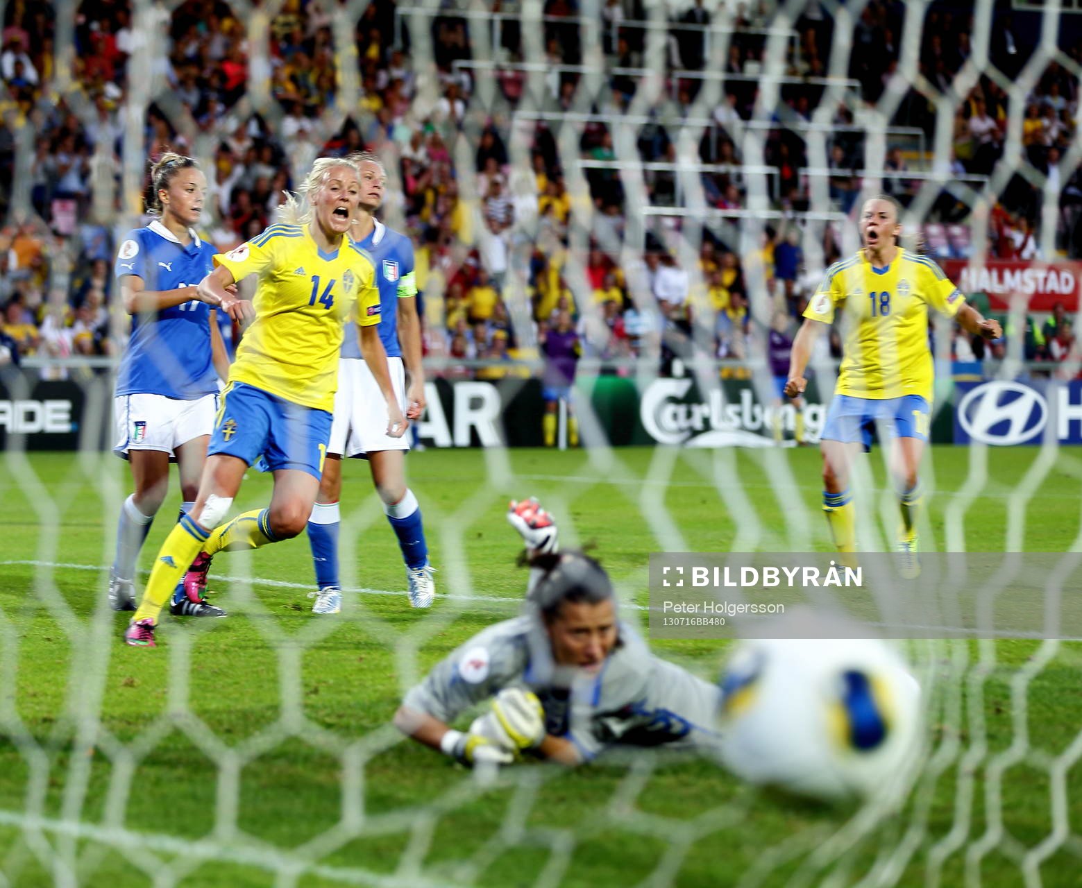 Mål 3-1 av Sveriges Josefine Öqvist  i matchen mellan