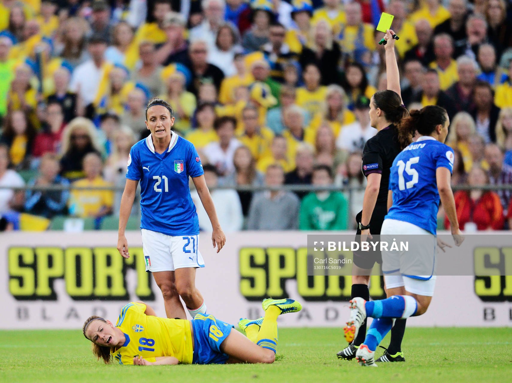 Sveriges Jessica Samuelsson sparkas ner av Italiens Giorgia