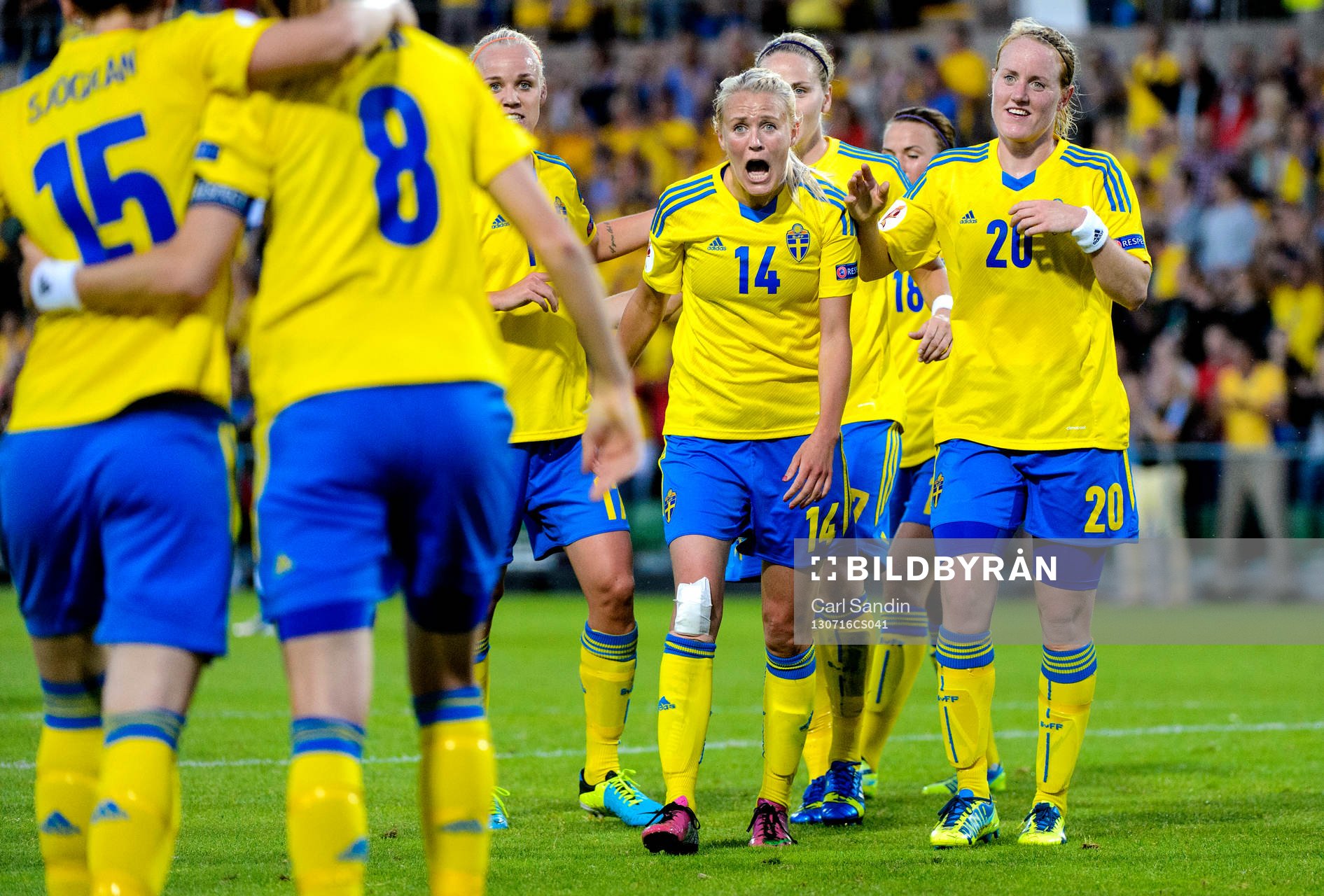 Sveriges Josefine Öqvist jublar
