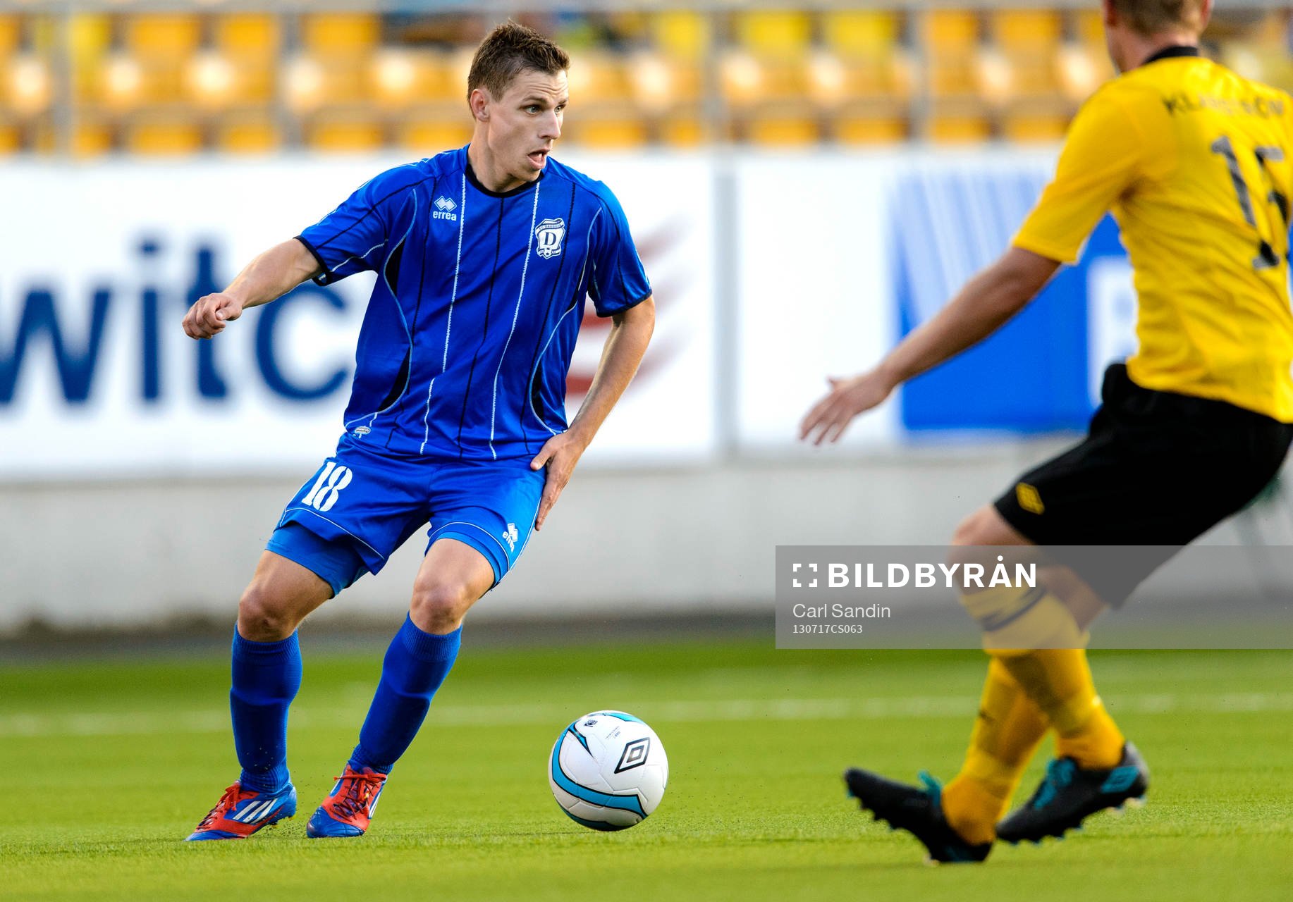 Daugavas Andrejs Kovaļovs med bollen