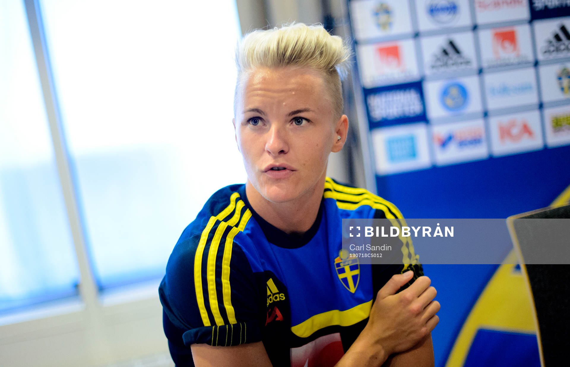 Sveriges Nilla Fischer blir intervjuad