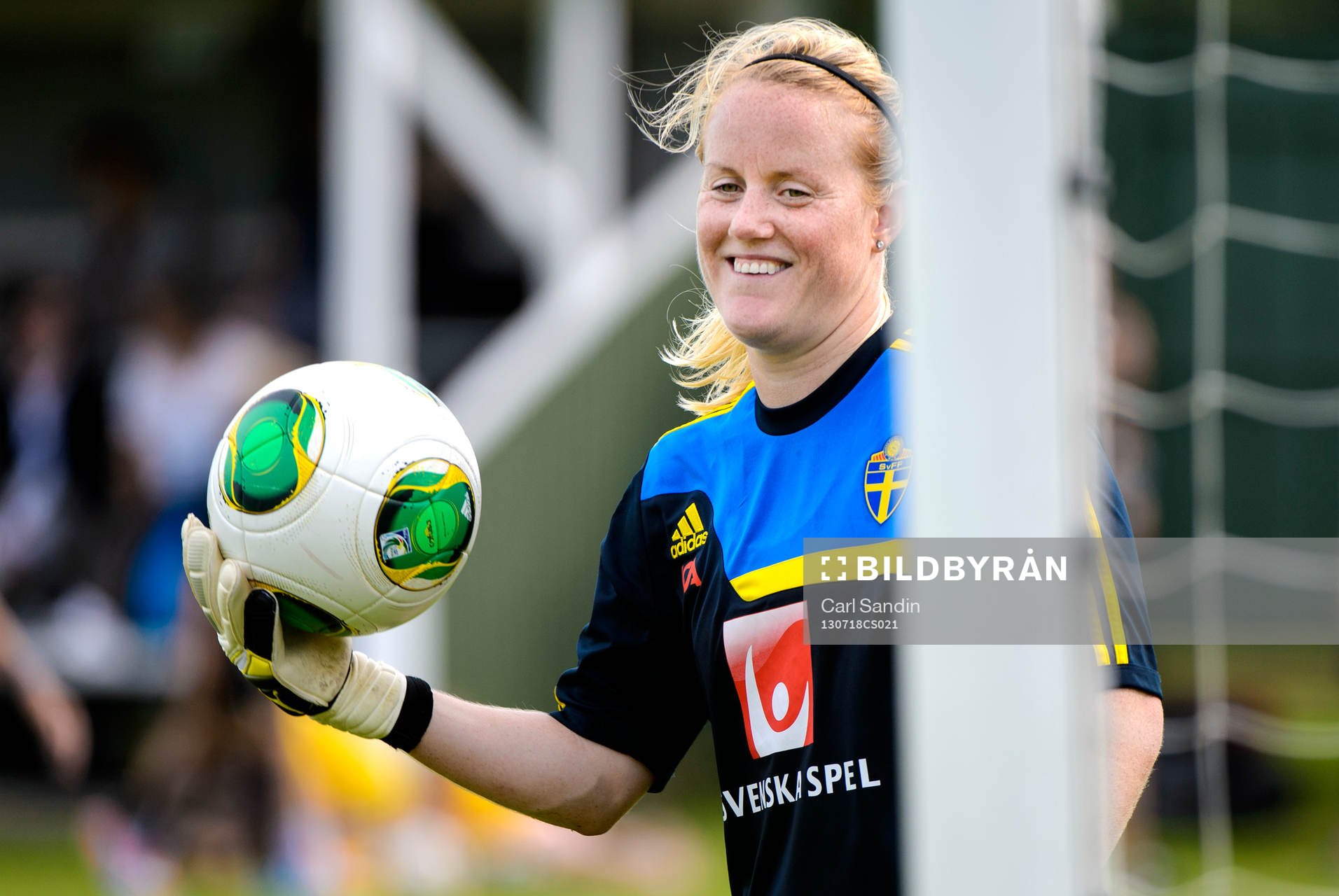Sveriges målvakt Kristin Hammarström var glad