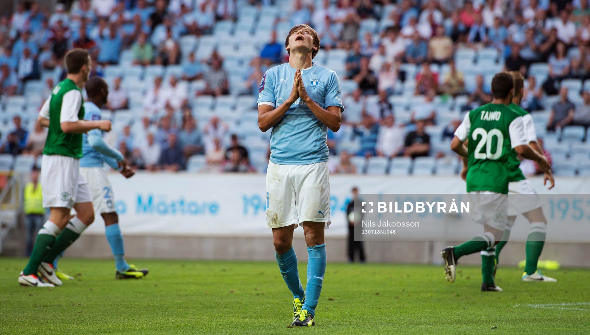 Malmö FFs Simon Thern ber en bön