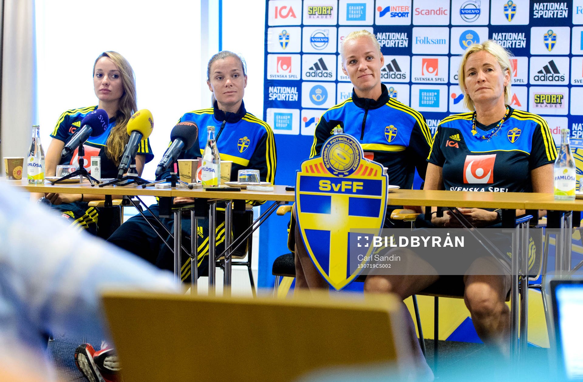 Sveriges Kosovare Asllani, Sara Thunebro, Caroline Seger