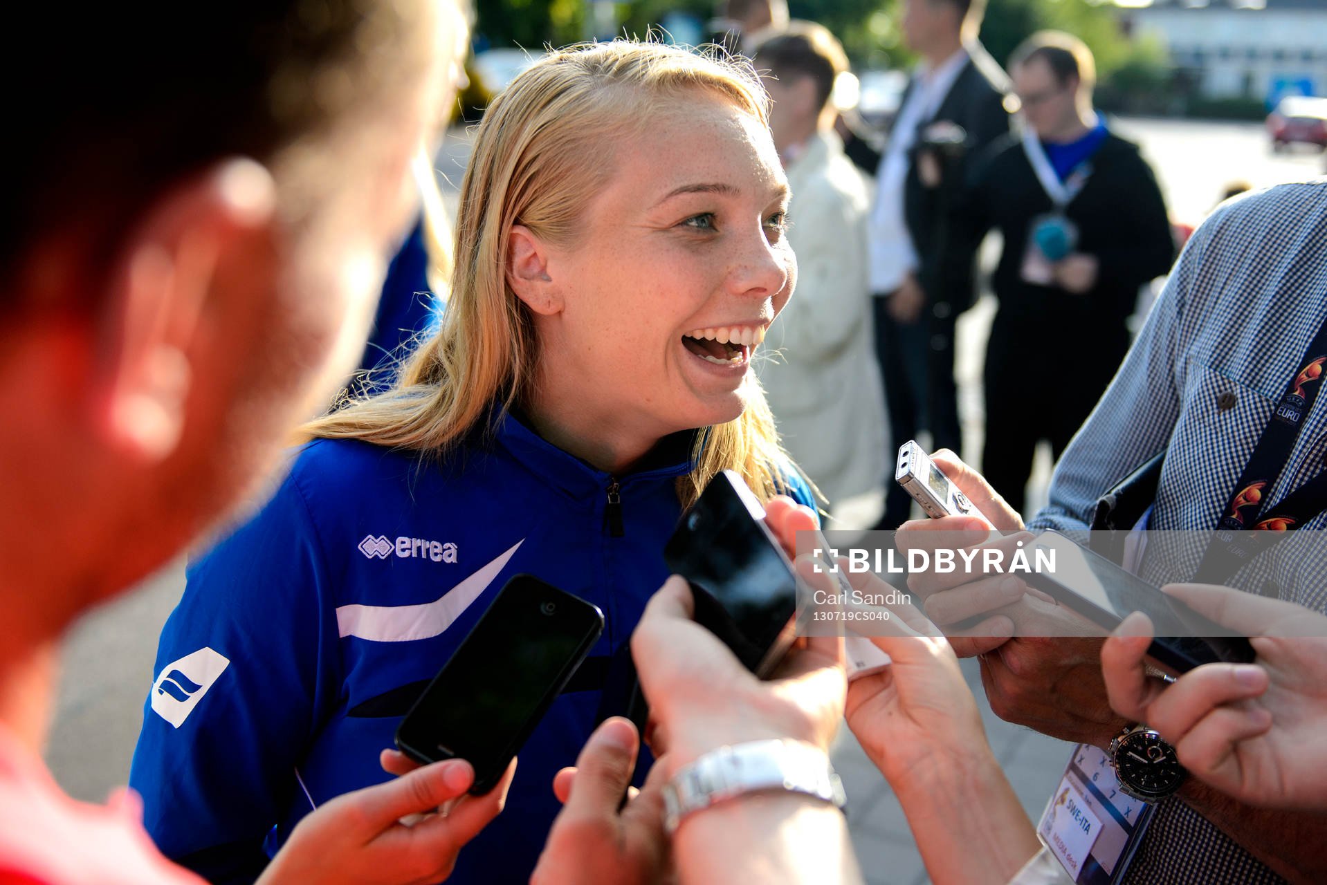 Islands Margret Lara Vidarsdottir blir intervjuad