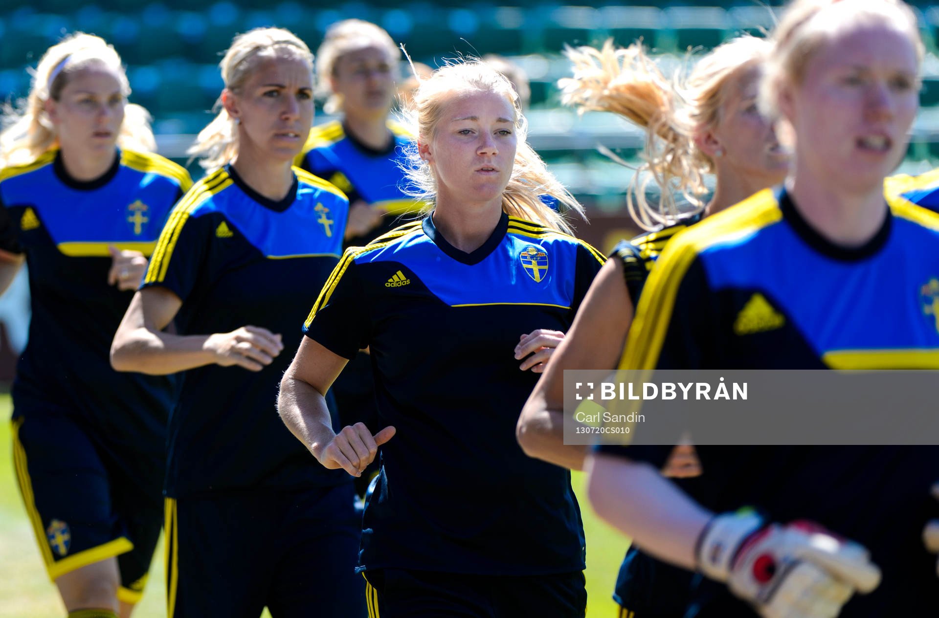 Sveriges Jenny Hjohlman under träningen inför kvartsfinalen mot Island i dam-EM i fotboll 20 juli 2013 i Halmstad.