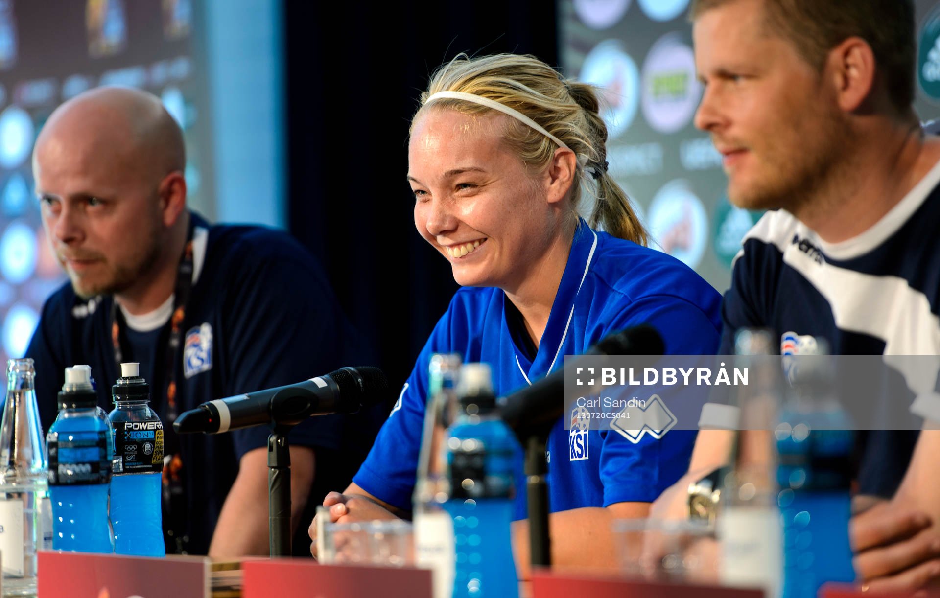 Islands Margret Lara Vidarsdottir var glad under presskonferensen inför kvartsfinalen mot Sverige i dam-EM i fotboll 20 juli 2013 i Halmstad.