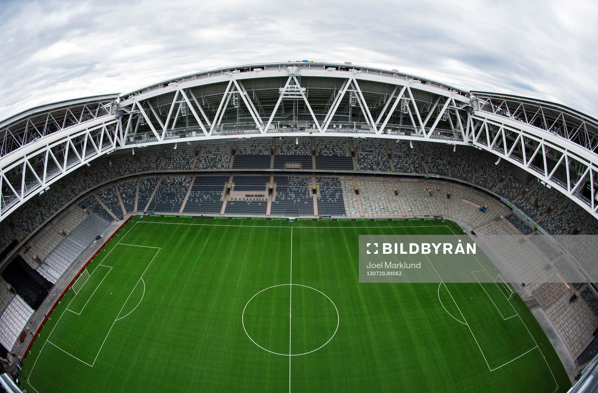 Generell vy av ett tomt Tele2 Arena, från östra sidan sett