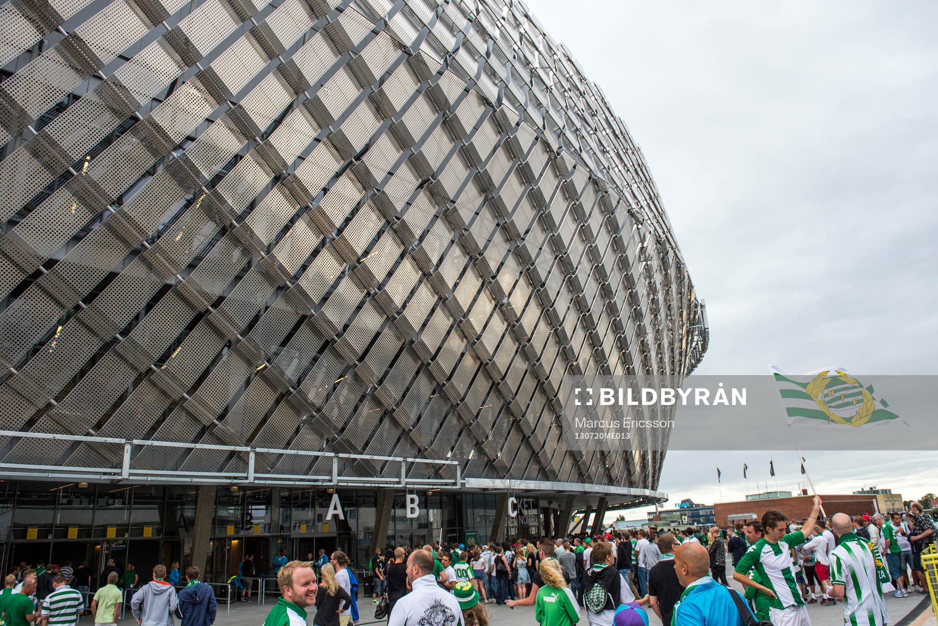 Hammarbysupportrar köar