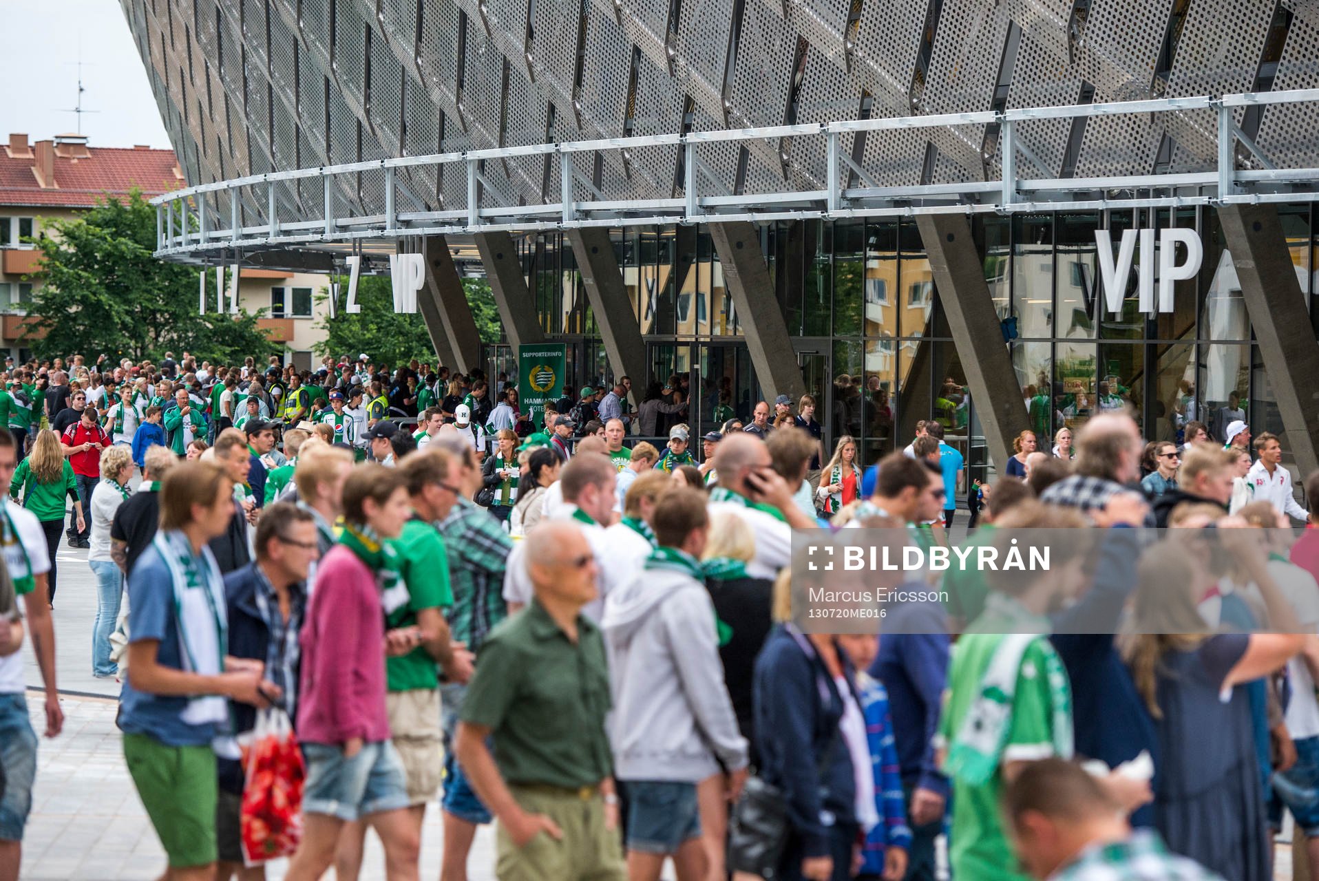 Hammarbysupportrar köar