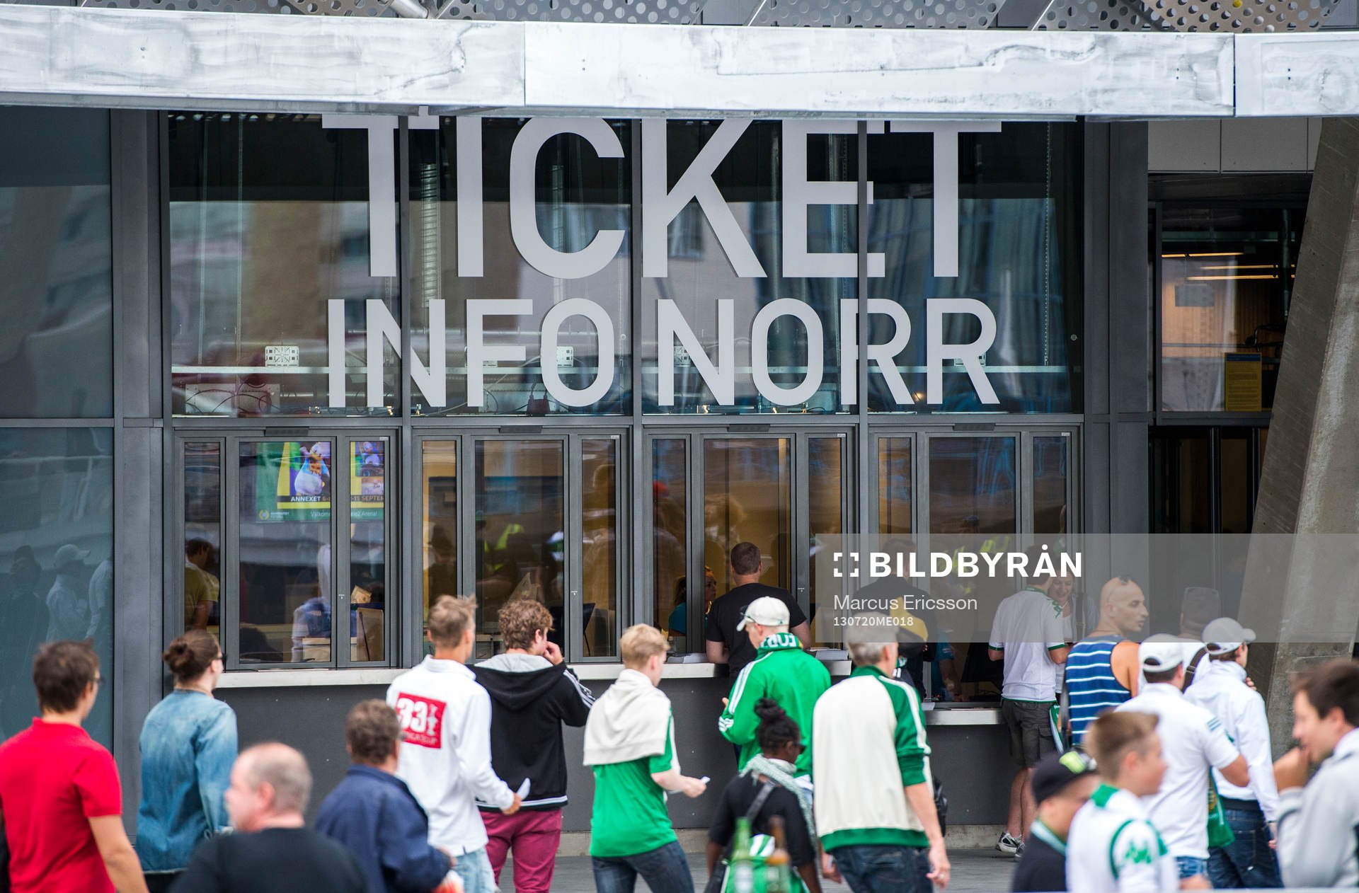 Hammarbysupportrar köar