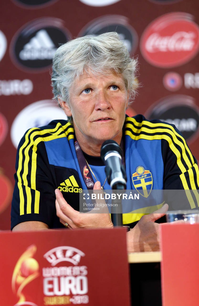 Sveriges förbundskapten Pia Sundhage deltar i