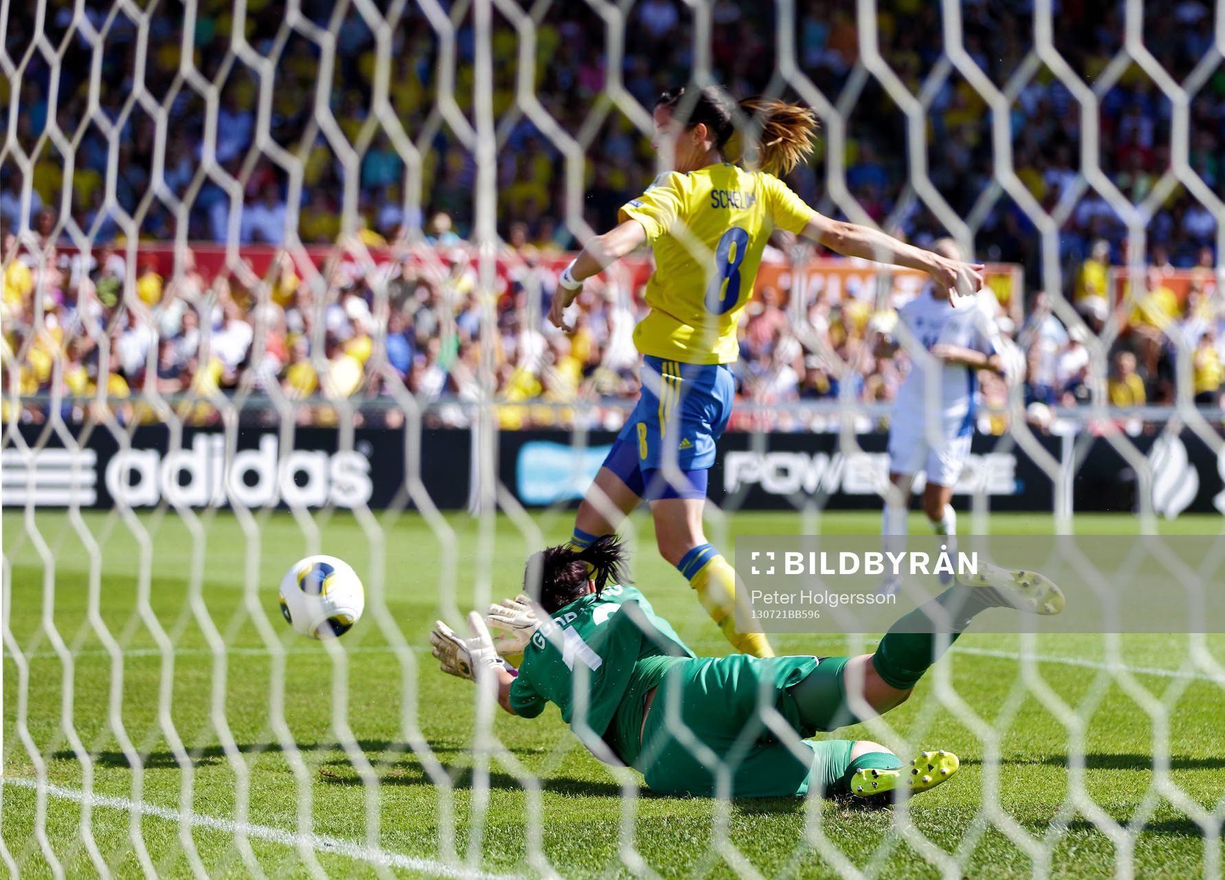 Mål 2-0 av Sveriges Lotta Schelin i kvartsfinalen mellan