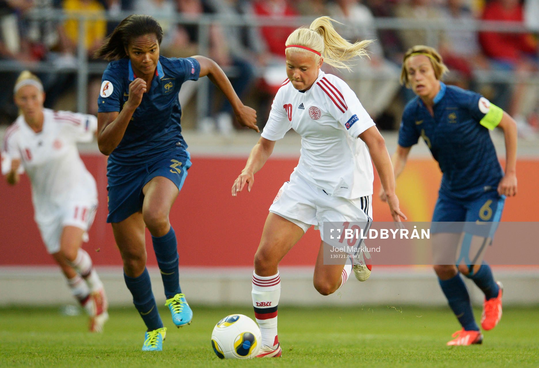 Franrkrikes Wendie Renard och Danmarks Pernille Harder