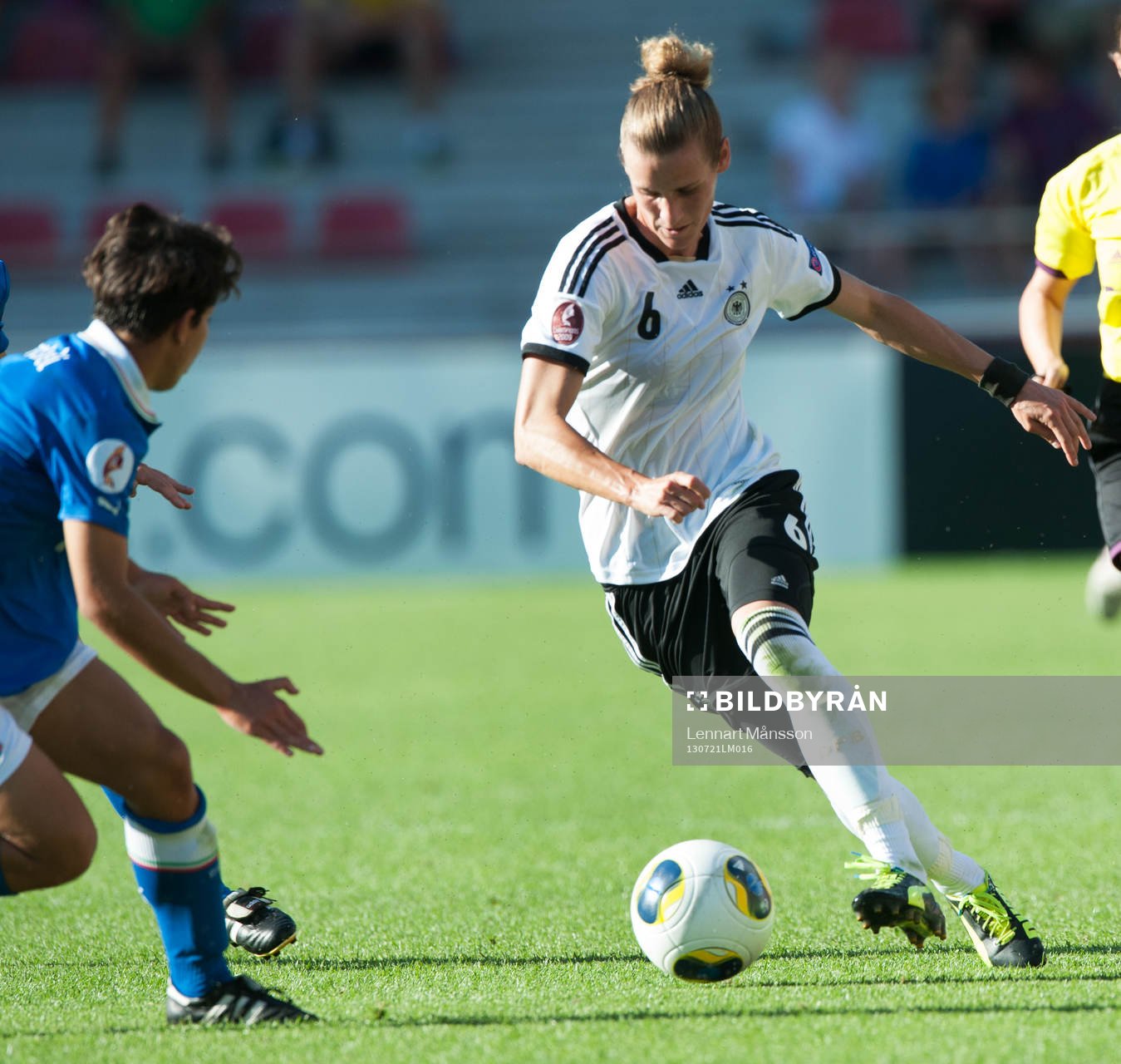 Matchhjältinnan Simone Laudehr, Tyskland