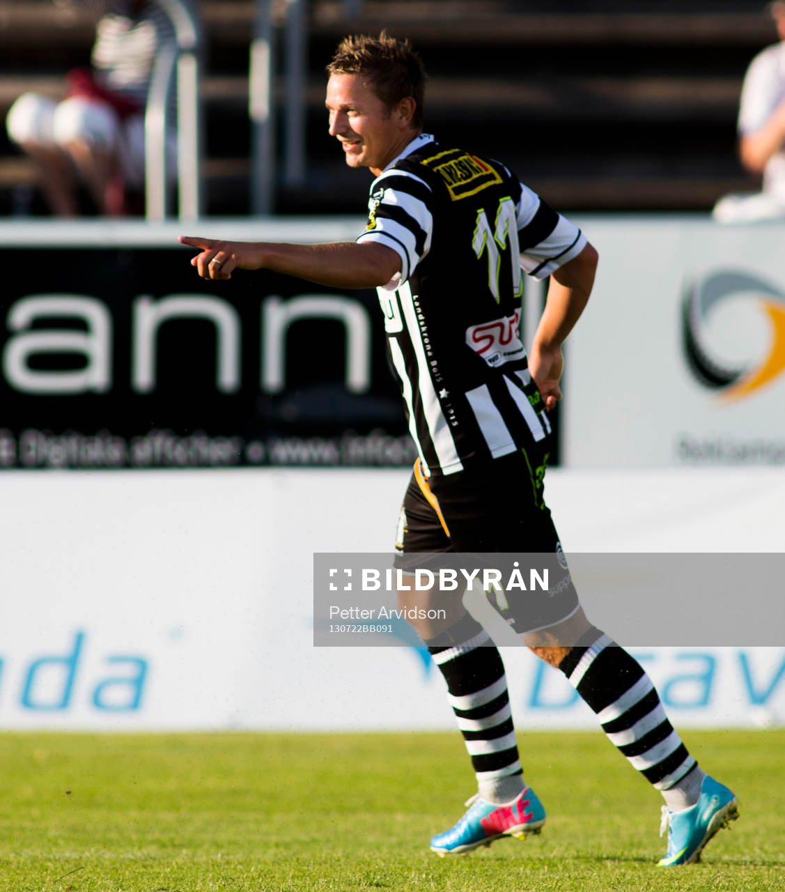 Landskronas Fredrik Olsson jublar efter 4-0 i fotbollsmatchen i Superettan mellan Landskrona och Varberg den 22 juli 2013 i Landskrona.