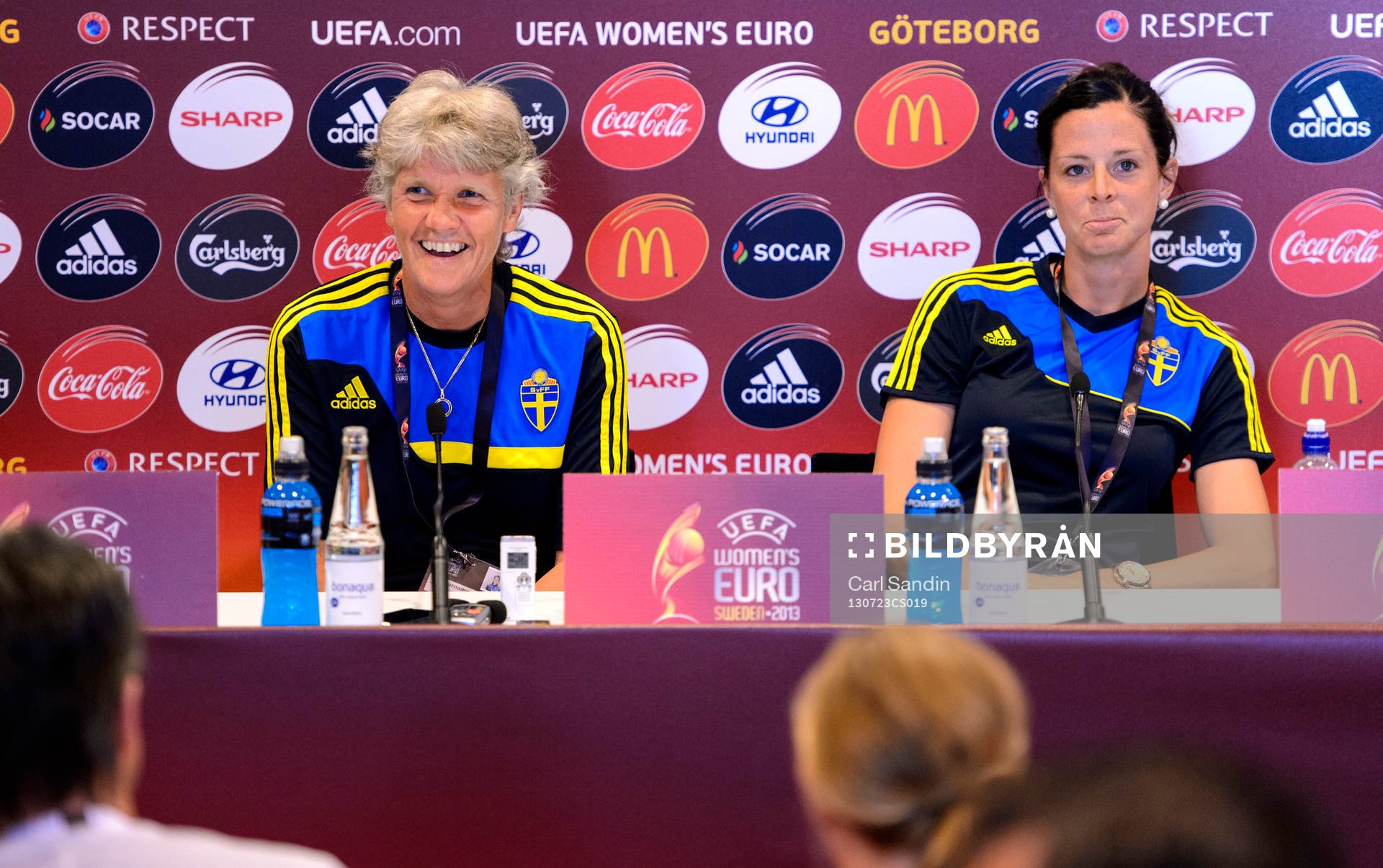 Sveriges förbundskapten Pia Sundhage och Lotta Schelin