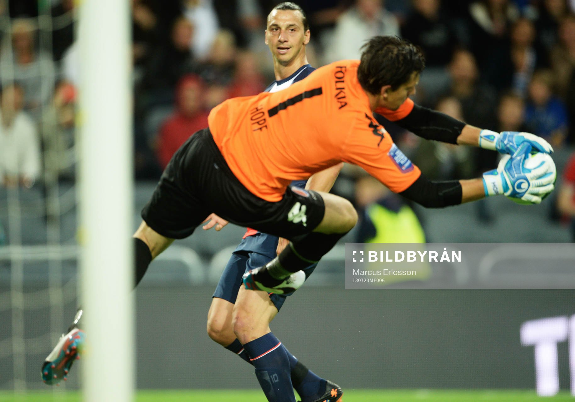 s Zlatan Ibrahimovic räddas av Hammarbys målvakt Johannes