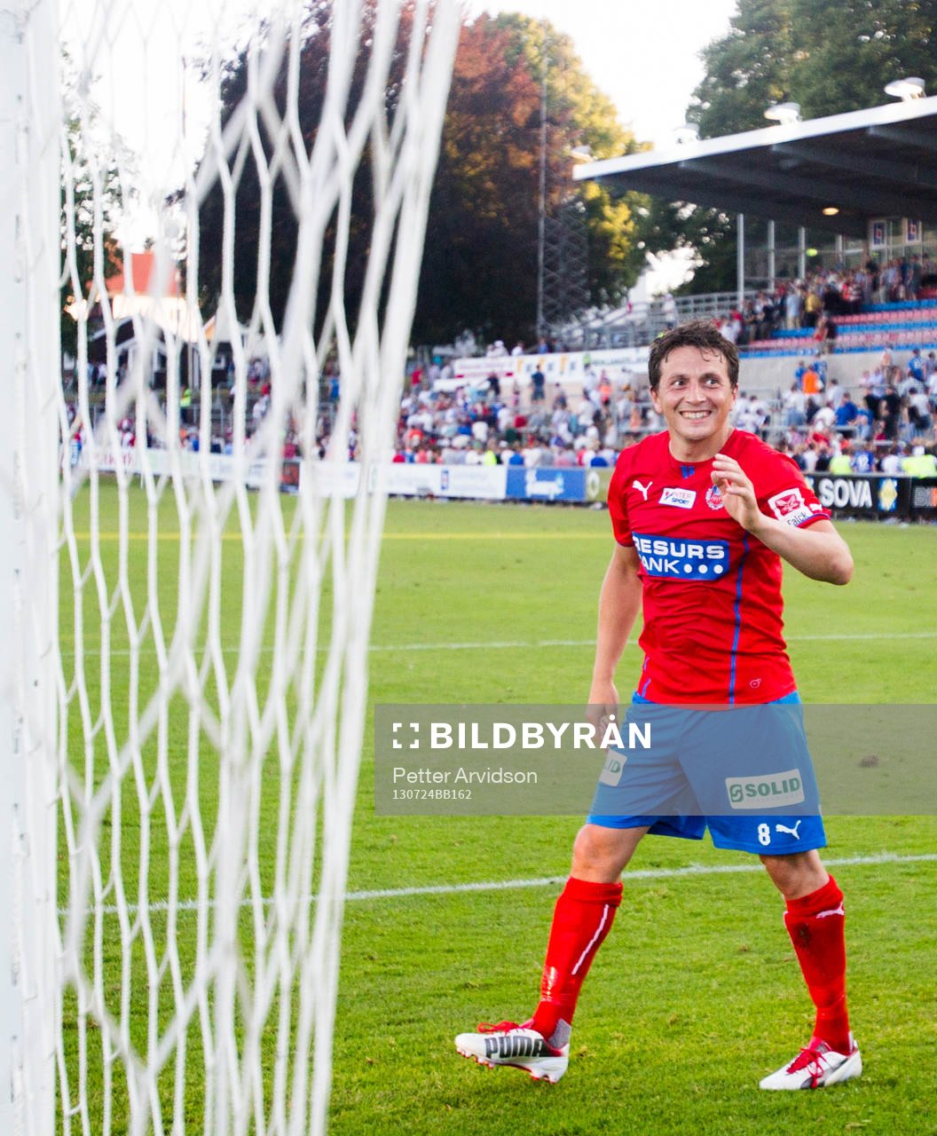 Helsingborgs Ardian Gashi spexar med publiken