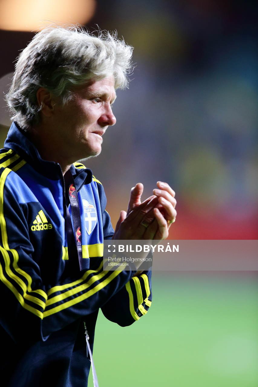 Sveriges förbundskapten Pia Sundhage i matchen mellan