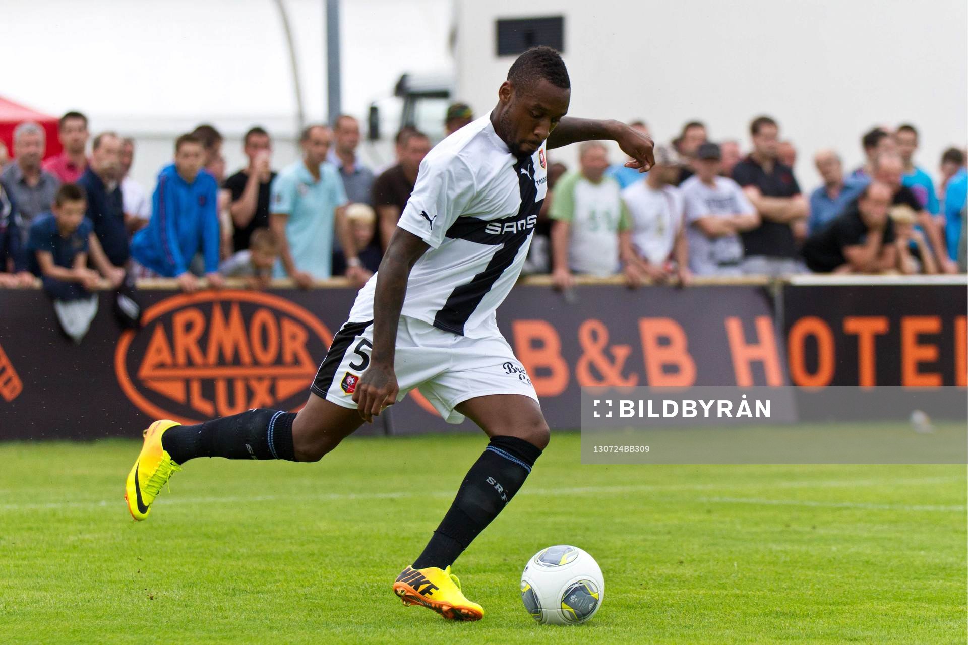  Fotboll, fransk, träningsmatch, Lorient - Rennes: Jean Armel KANA BIYIK - 24.07.2013 - Lorient / Rennes - Match Amical - 