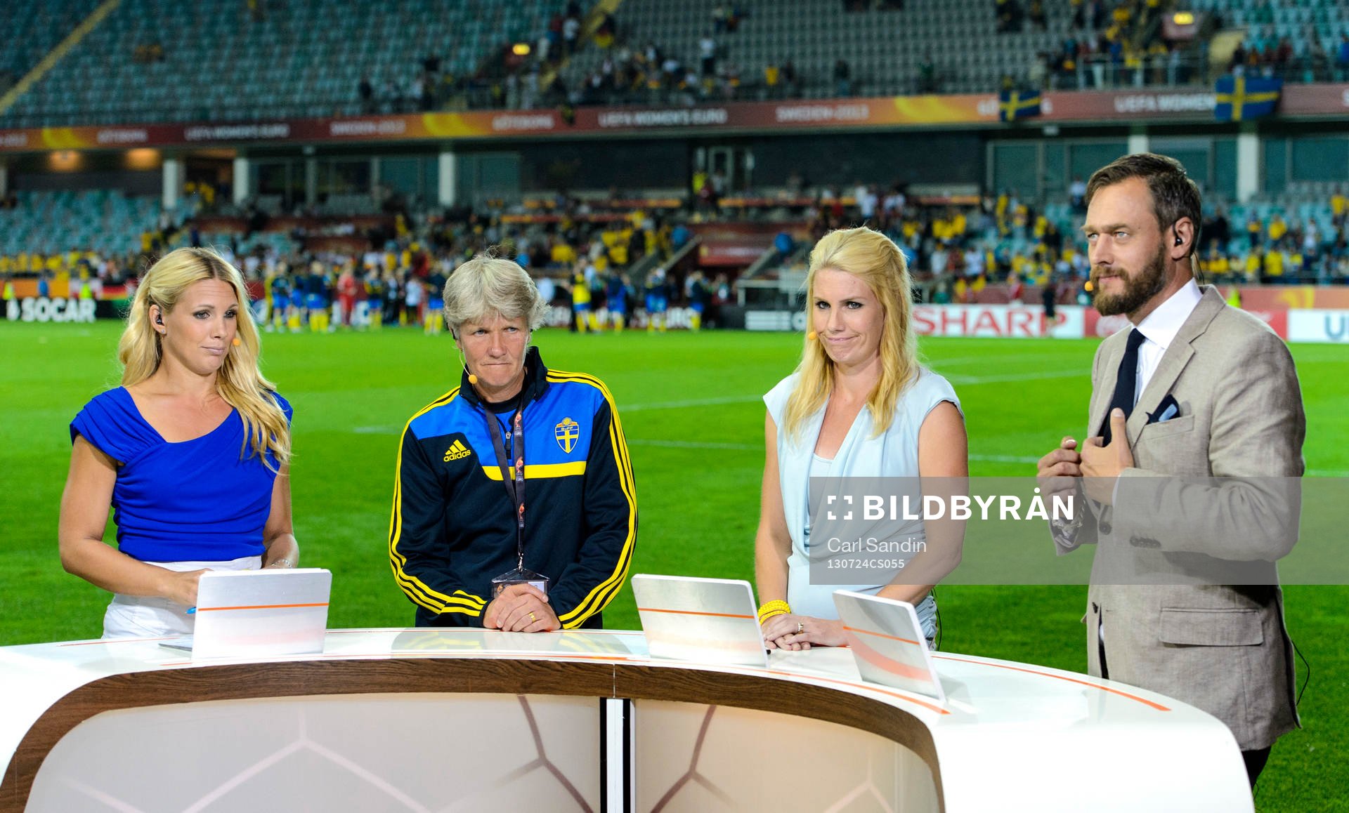Anna Brolin, reporter TV4, Sveriges förbundskapten Pia Sundhage, Hanna Marklund, expert TV4 och Olof Lundh, chefredaktör fotbollskanalen i TV4:as studio efter semifinalen mellan Sverige och Tyskland under dam-EM i fotboll 24 juli 2013 i Göteborg.