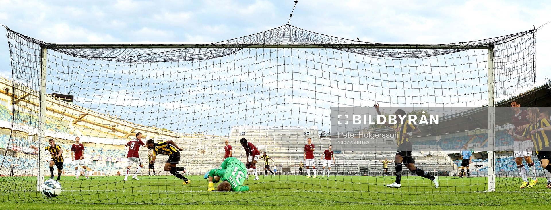 Bortdömt mål för Häcken i matchen mellan Häcken och Sparta Prag i kvalet till Europa League i fotboll den 25 juli 2013 i Göteborg.
