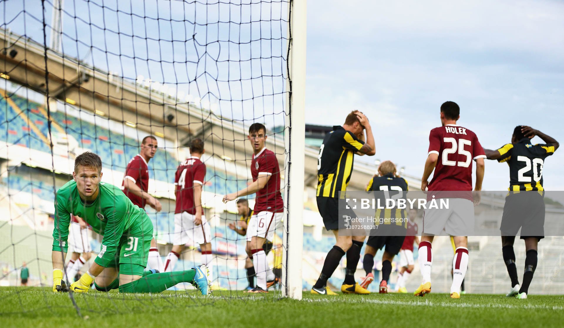 Nära mål för Häcken, Sparta Prags målvakt Tomás