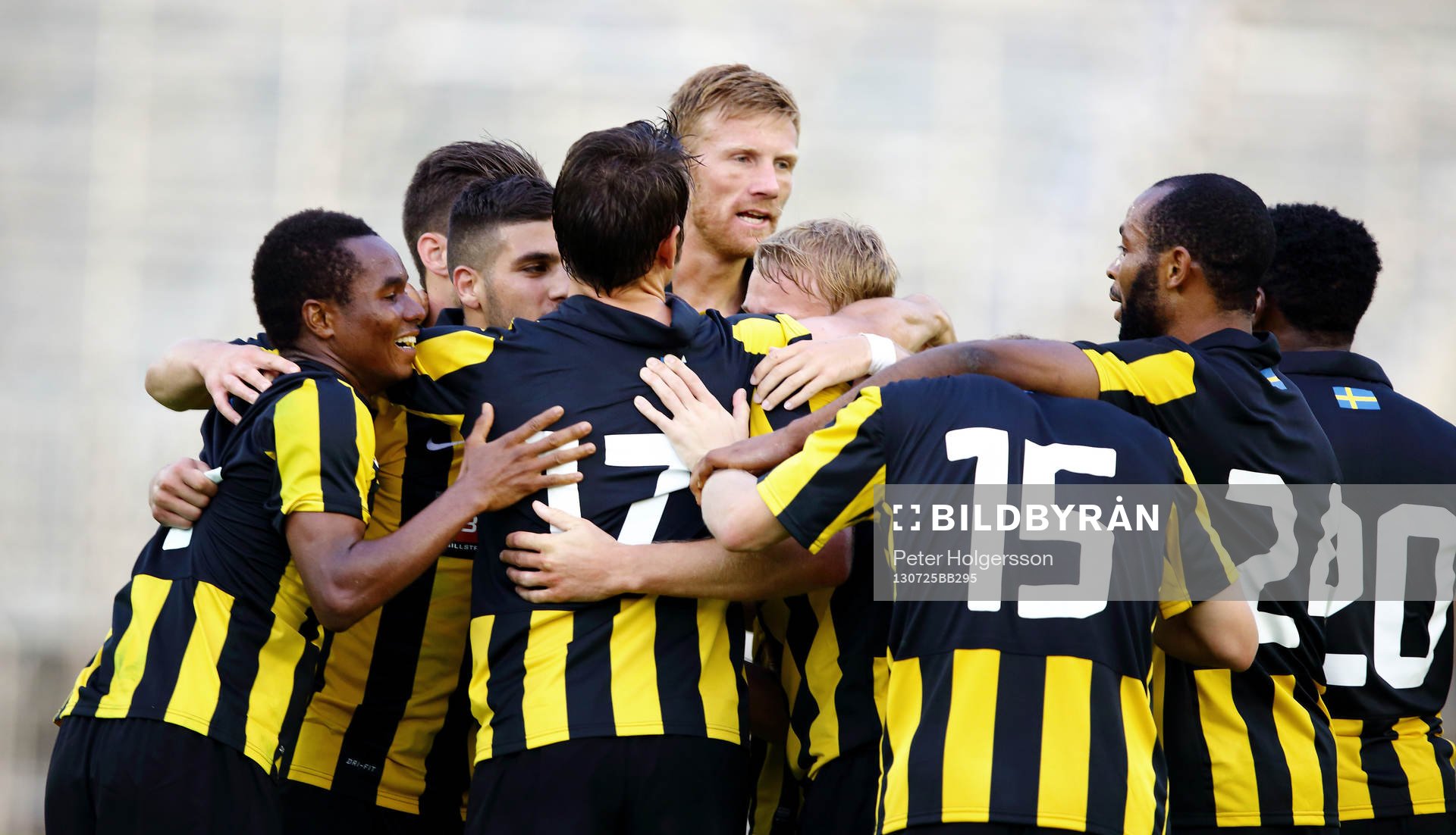 Lagets jubel efter mål 1-0 av Häckens Martin Ericsson i matchen mellan Häcken och Sparta Prag i kvalet till Europa League i fotboll den 25 juli 2013 i Göteborg.