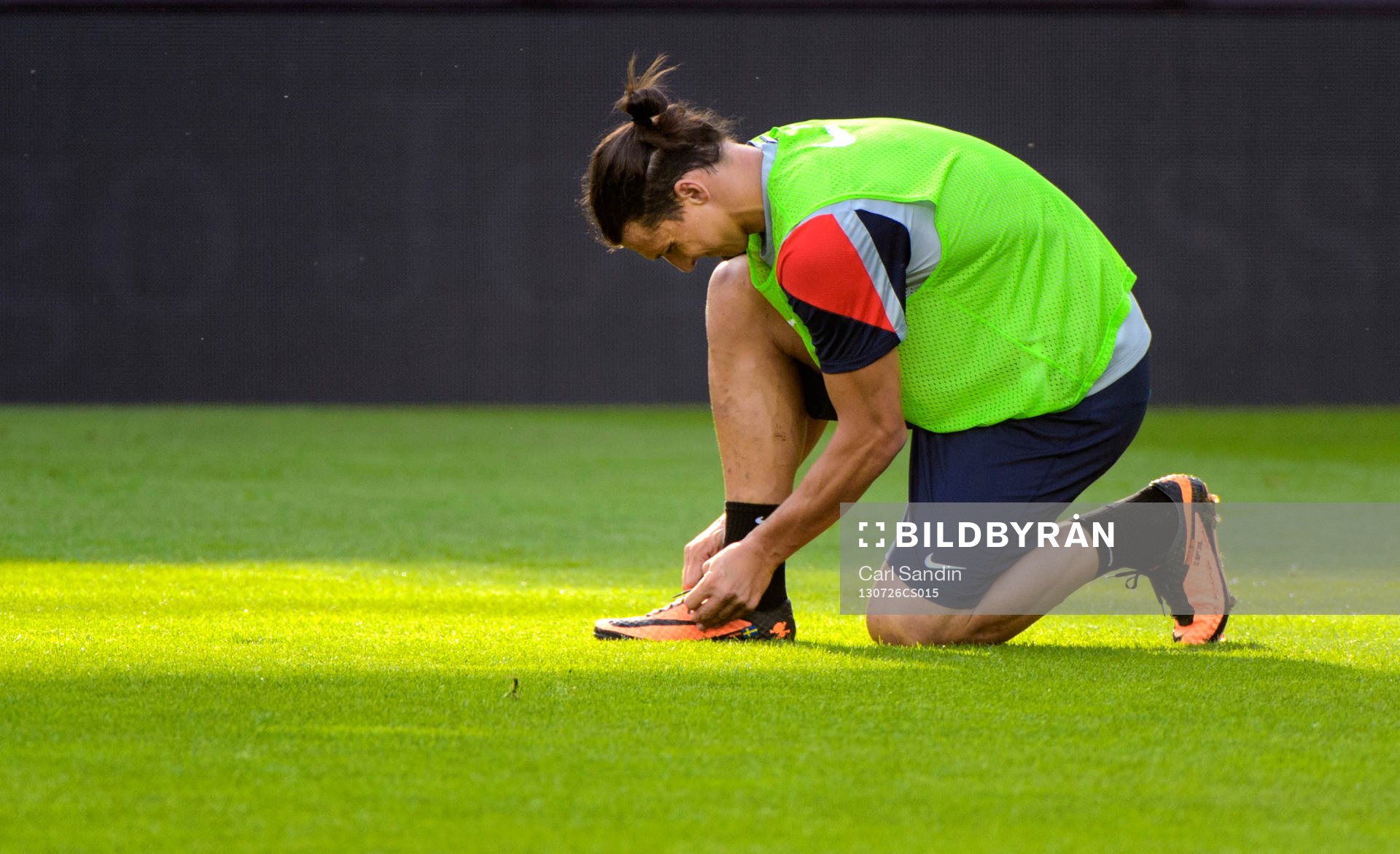 Zlatan Ibrahimovic knyter skorna