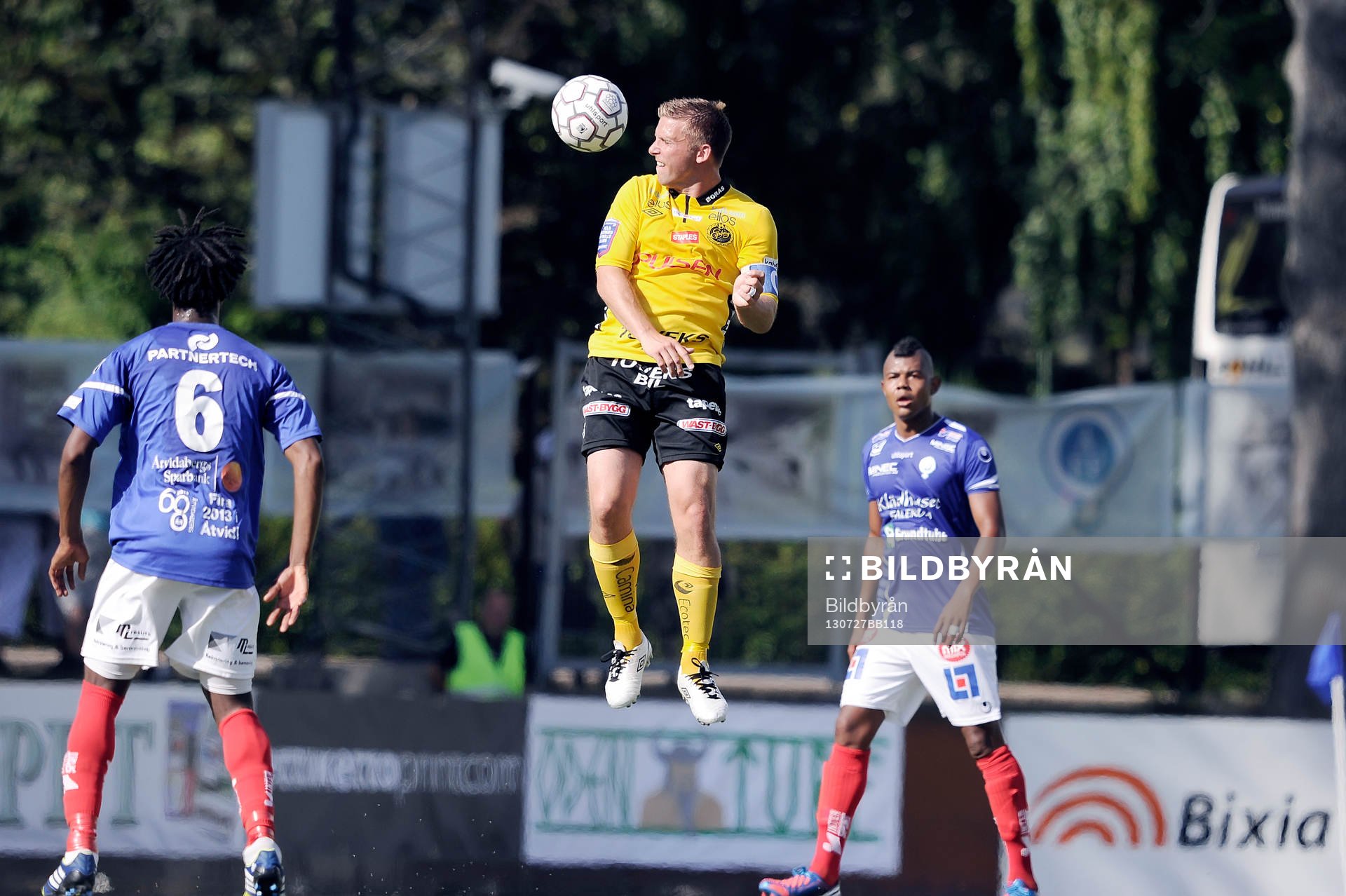 Elfsborgs Anders Svensson och Åtvidabergs John Owoeri