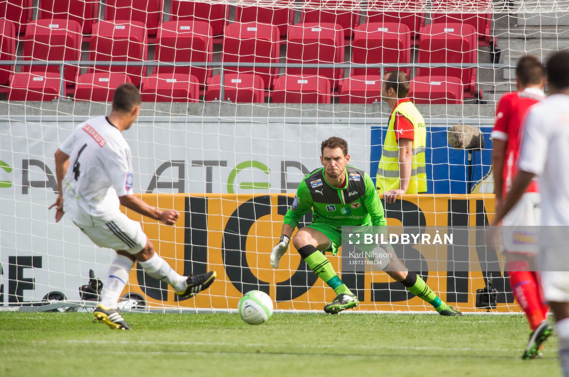 Mauricio Albornoz, IF Brommapojkarna, gör 1-0 på straff