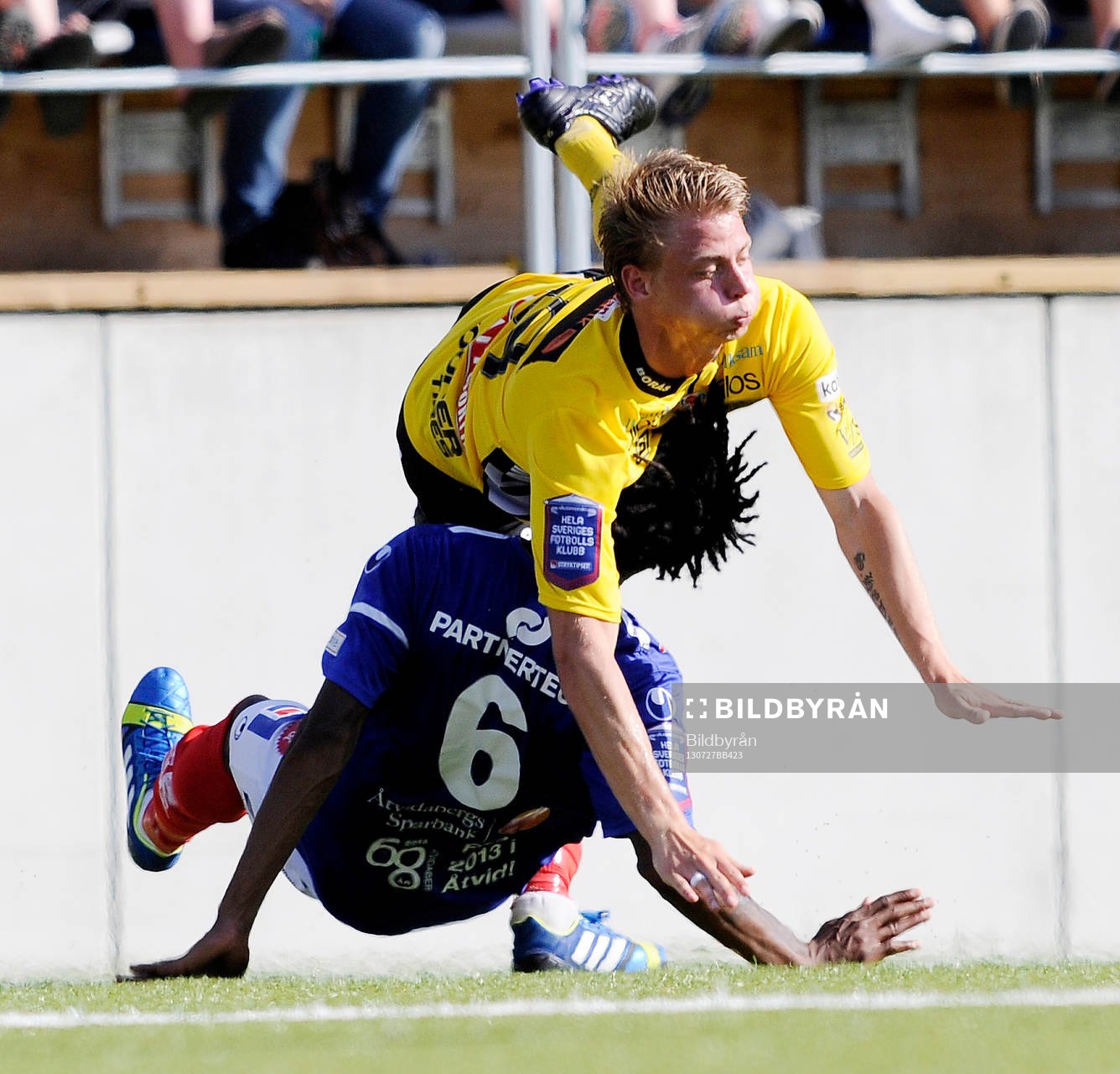 Elfsborgs Simon Hedlund och Åtvidabergs Mohamed Abubakari