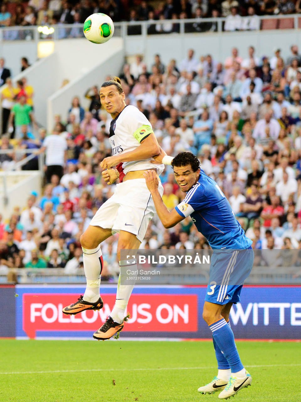 Paris Saint-Germans Zlatan Ibrahimovic  vinner en nickduell
