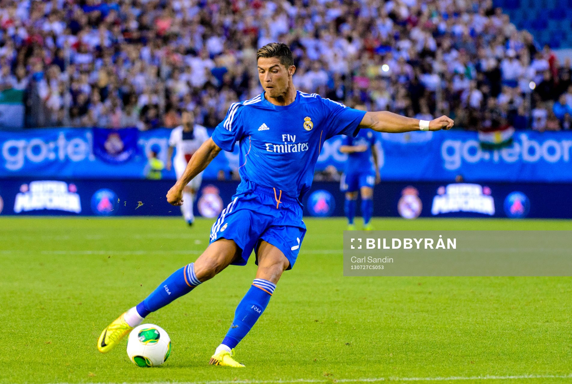 Real Madrids Cristiano Ronaldo skjuter mot mål