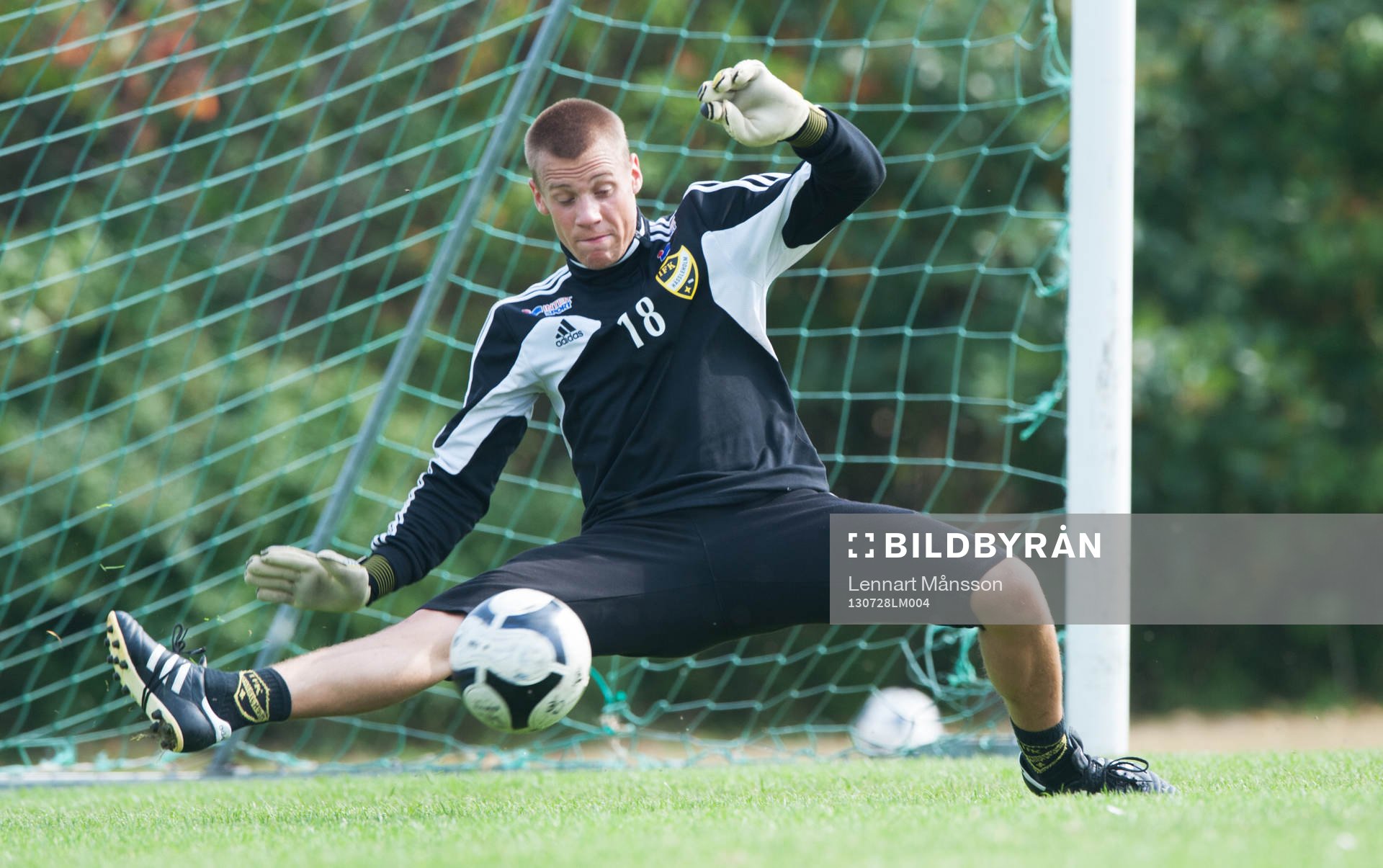 Simon Rittbo, målvakt, fotparad