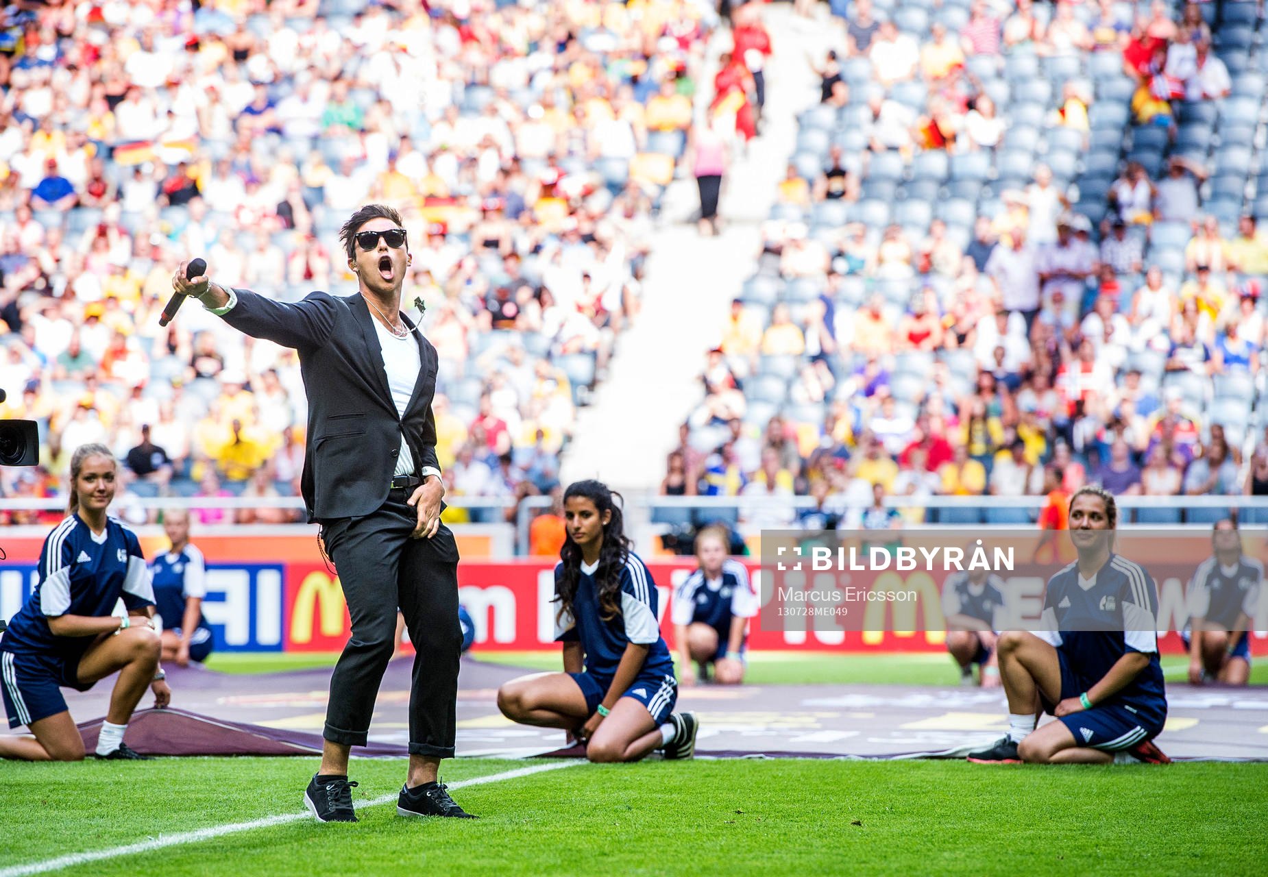 Erik Saade inviger finalmatchen mellan Tyskland och Norge