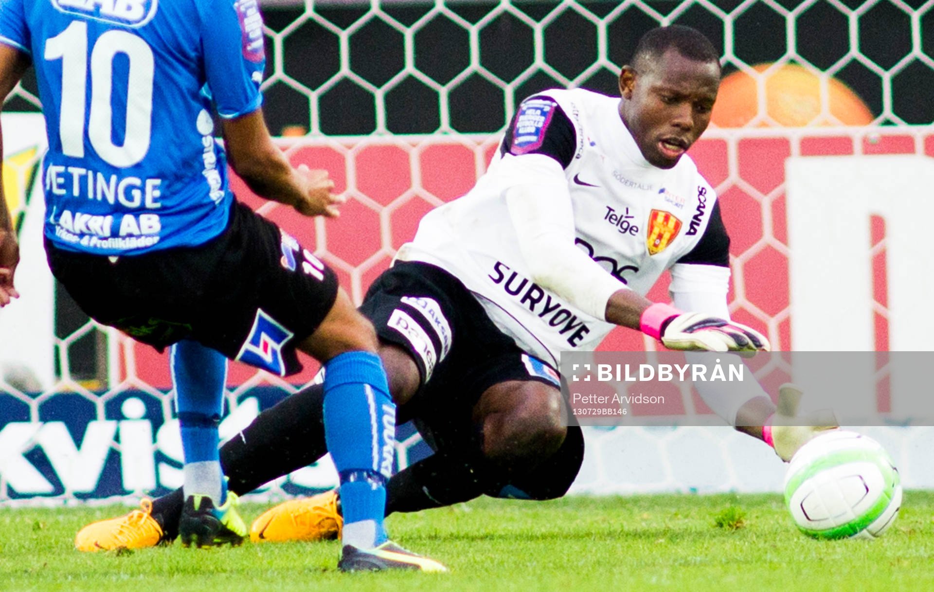 Syrianskas målvakt Dwayne Miller i fotbollsmatchen i Allsvenskan mellan Halmstad och Syrianska den 29 juli 2013 i Halmstad.