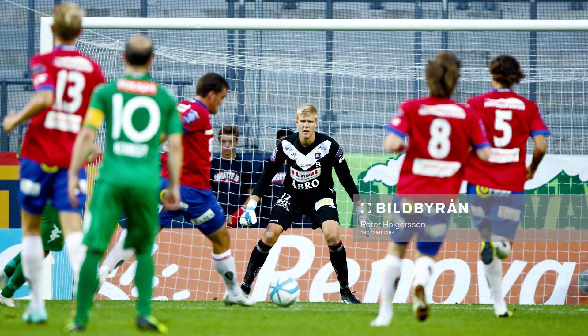 Örgrytes målvakt Fredrik Andersson i matchen mellan