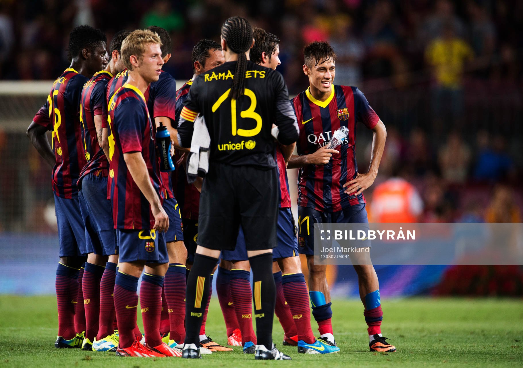 Barcelonas Neymar Jr (h) skrattar