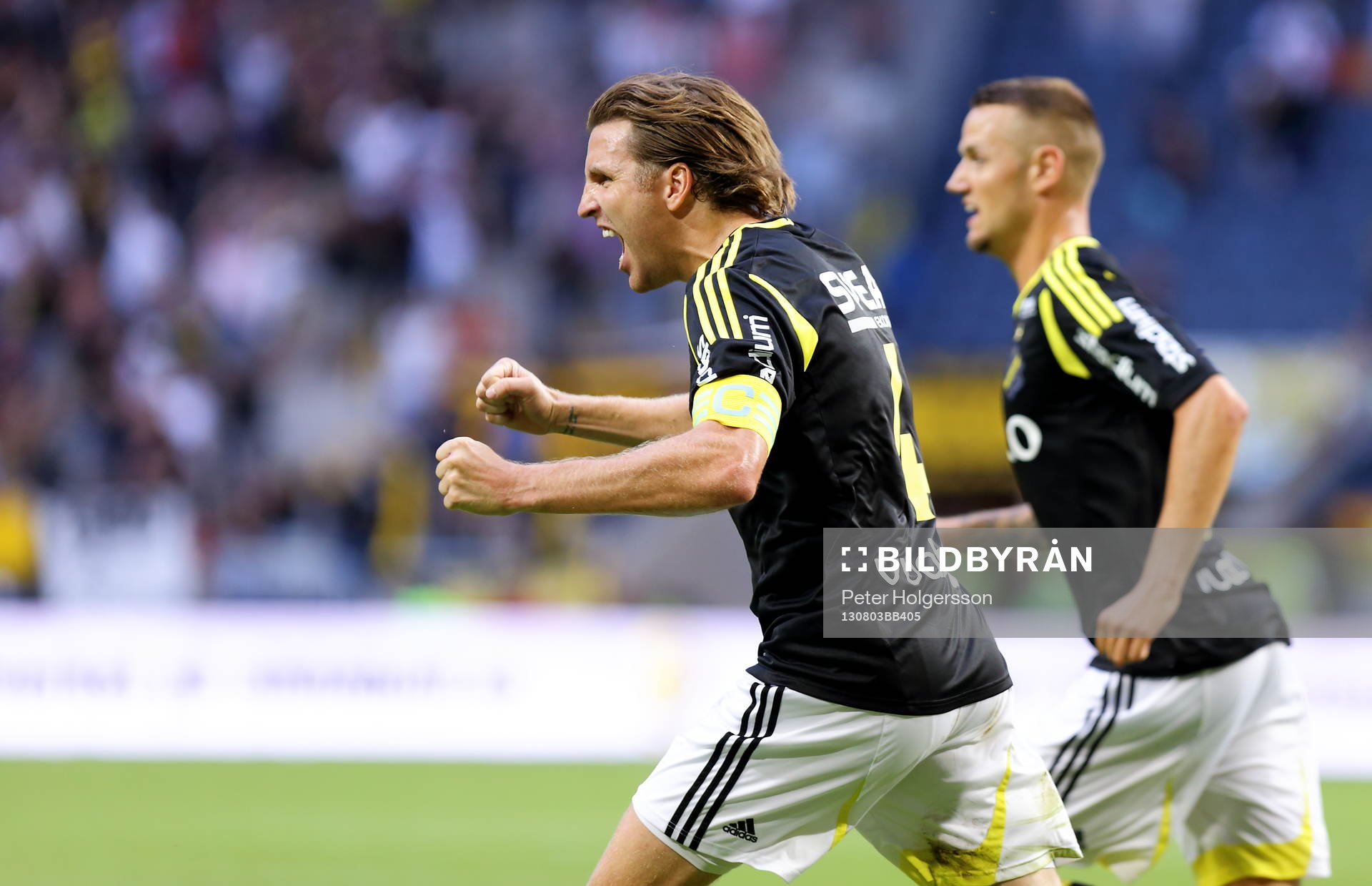 s Martin Lorentzson, i bild jublar AIK:s Nils-Eric