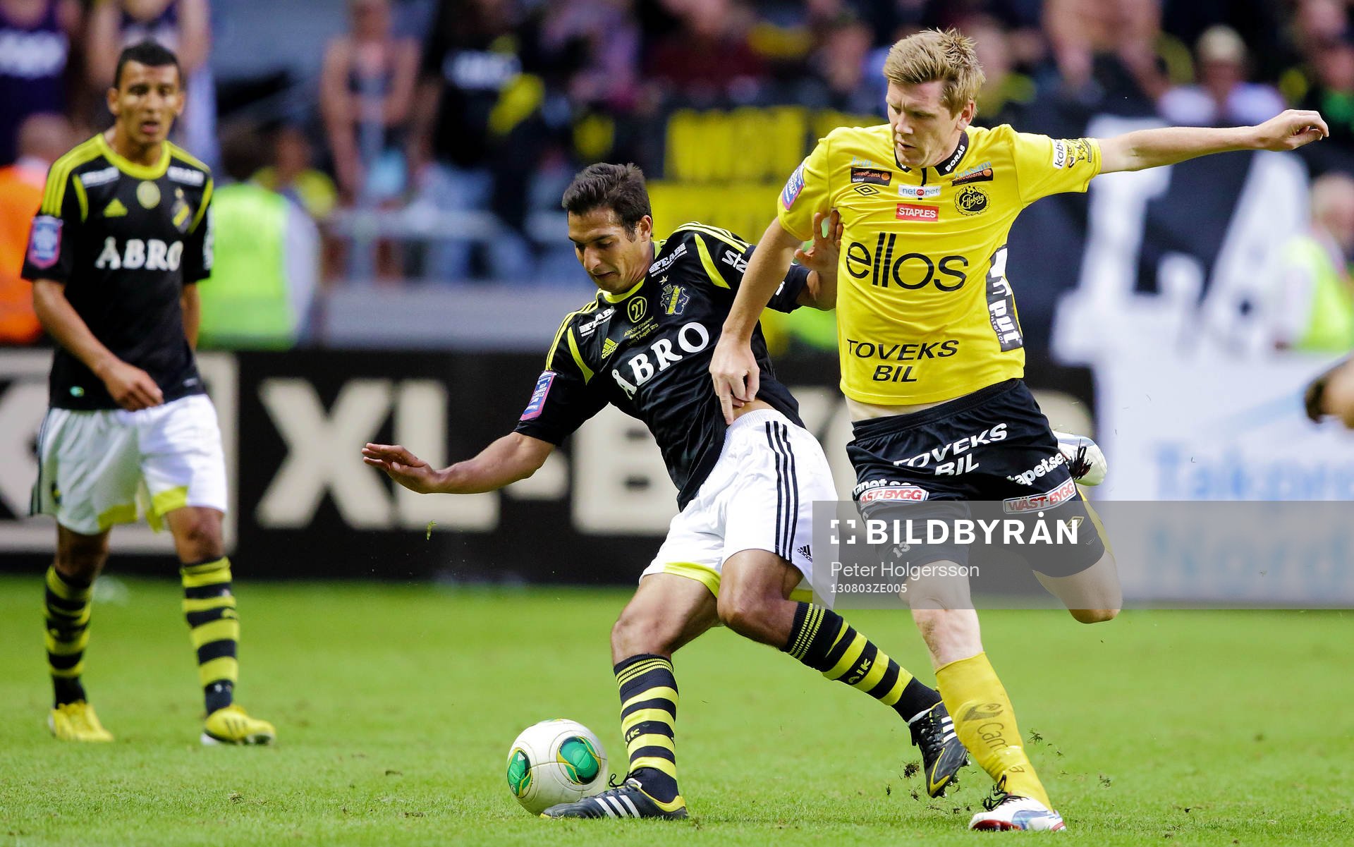 s Celso Borges och Elfsborgs  i fotbollsmatchen mellan AIK