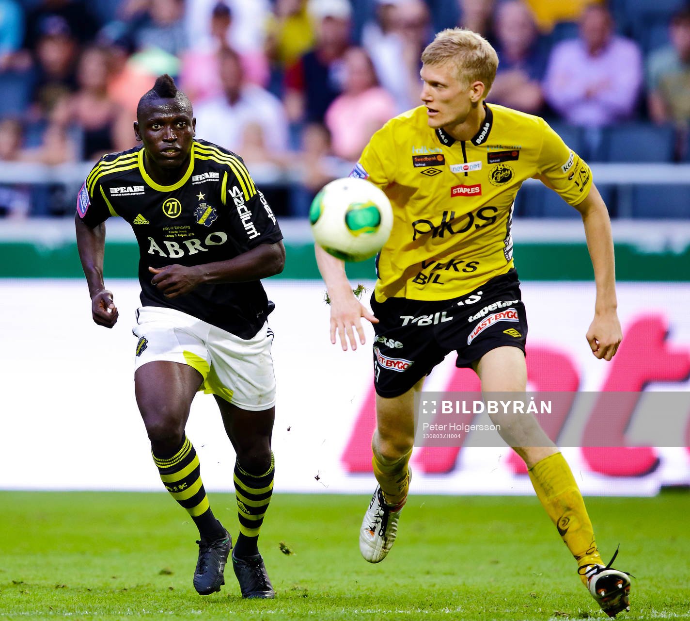 s Alhassan Crespo A. Kamara och Elfsborgs Tom Söderberg i