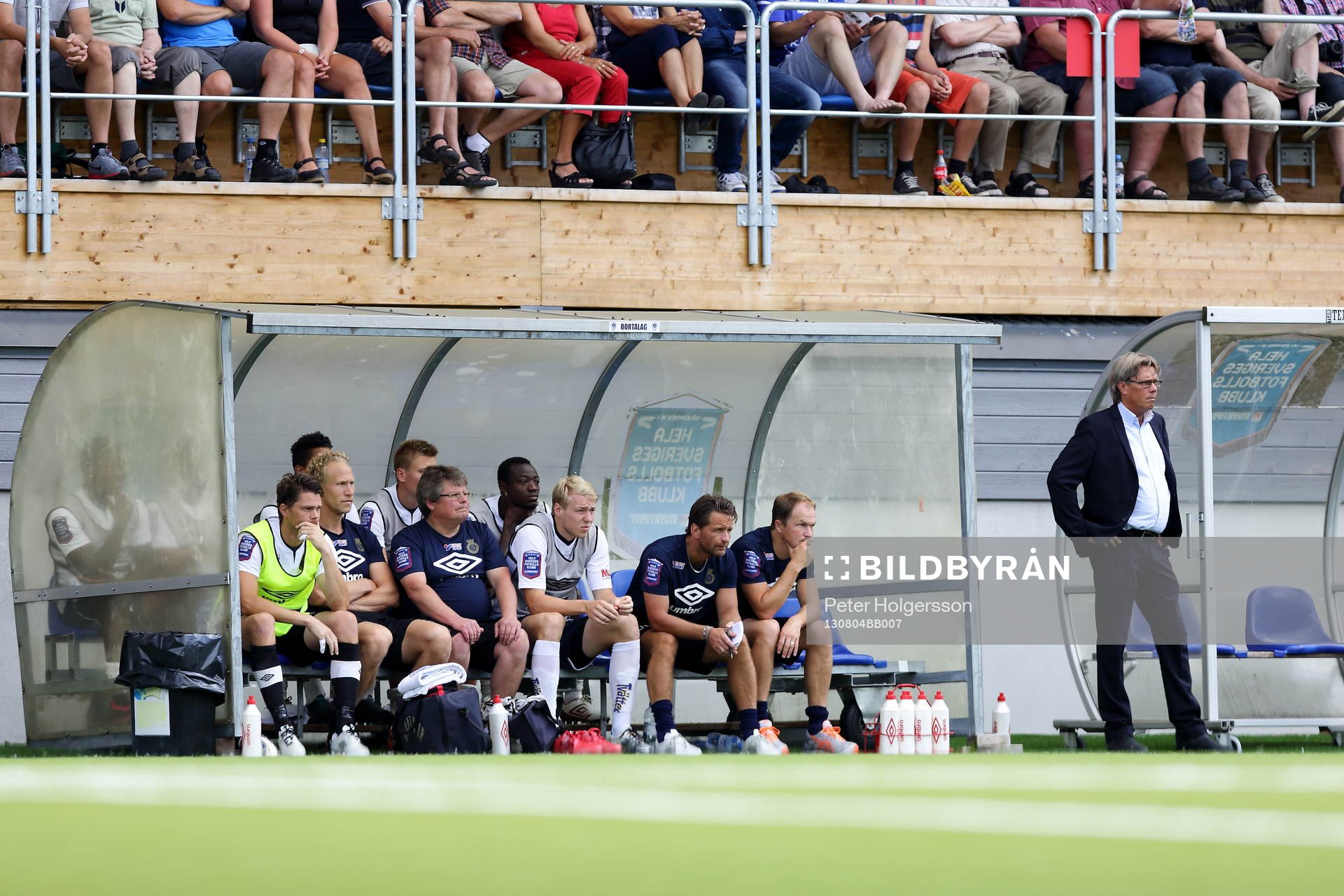 Gefles bänk och Gefles tränare Per Olsson i fotbollsmatchen mellan Åtvidaberg och Gefle i Allsvenskan den 04 augusti 2013 i Åtvidaberg.