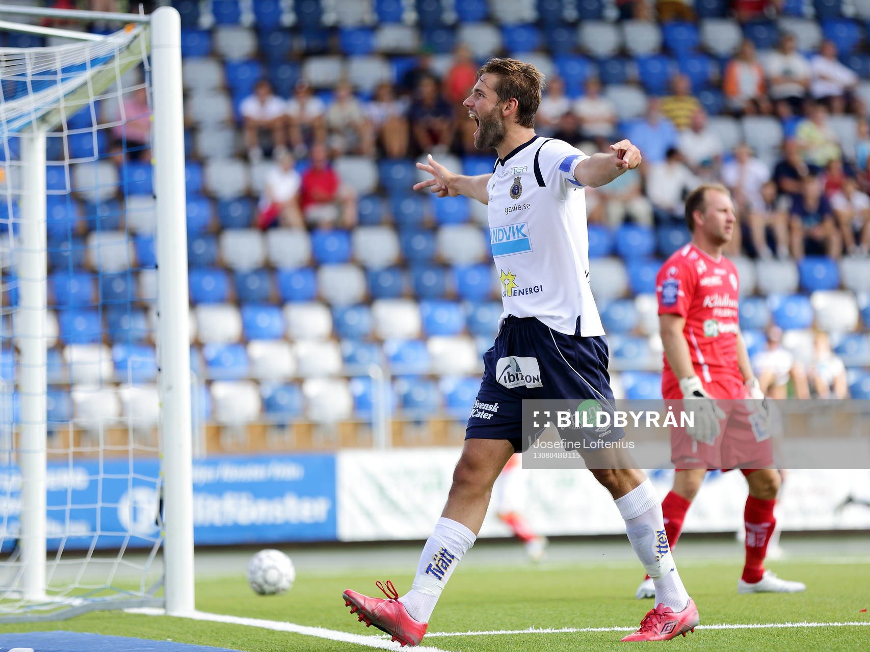 Gefles Mikael Dahlberg jublar efter att ha gjort 0-1 i fotbollsmatchen mellan Åtvidaberg och Gefle i Allsvenskan den 04 augusti 2013 i Åtvidaberg.