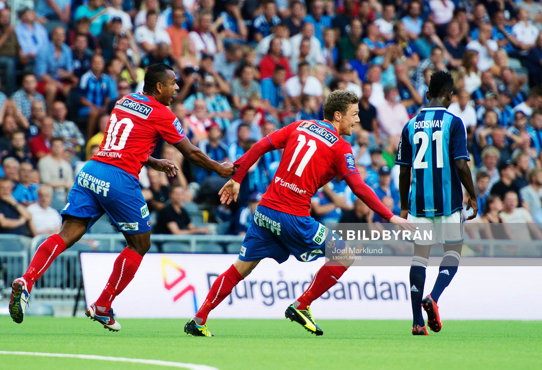 Helsingborgs Álvaro Santos och Arnor Smarason jublar